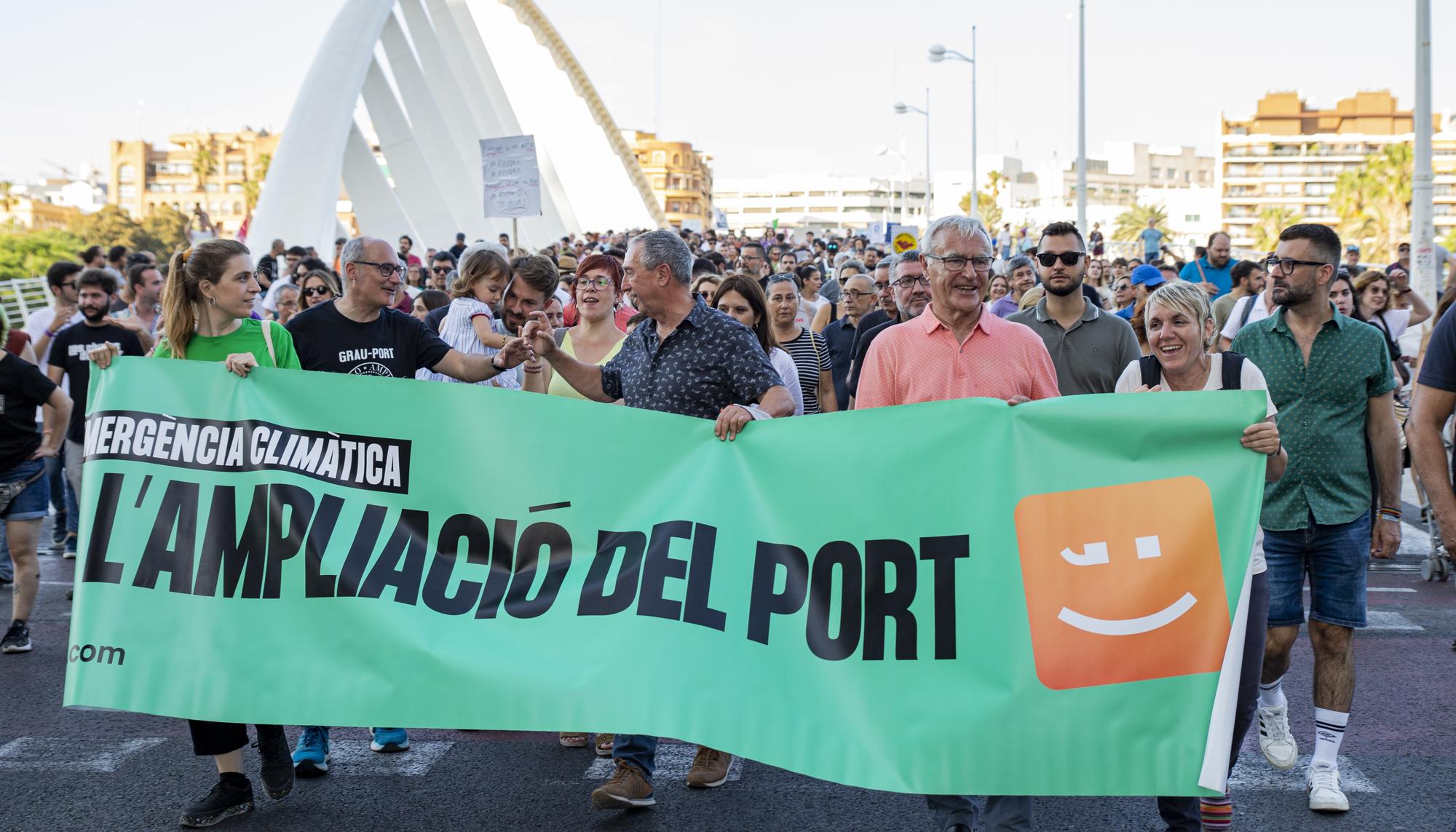 Manifestación contra la ampliación puerto de València - 11