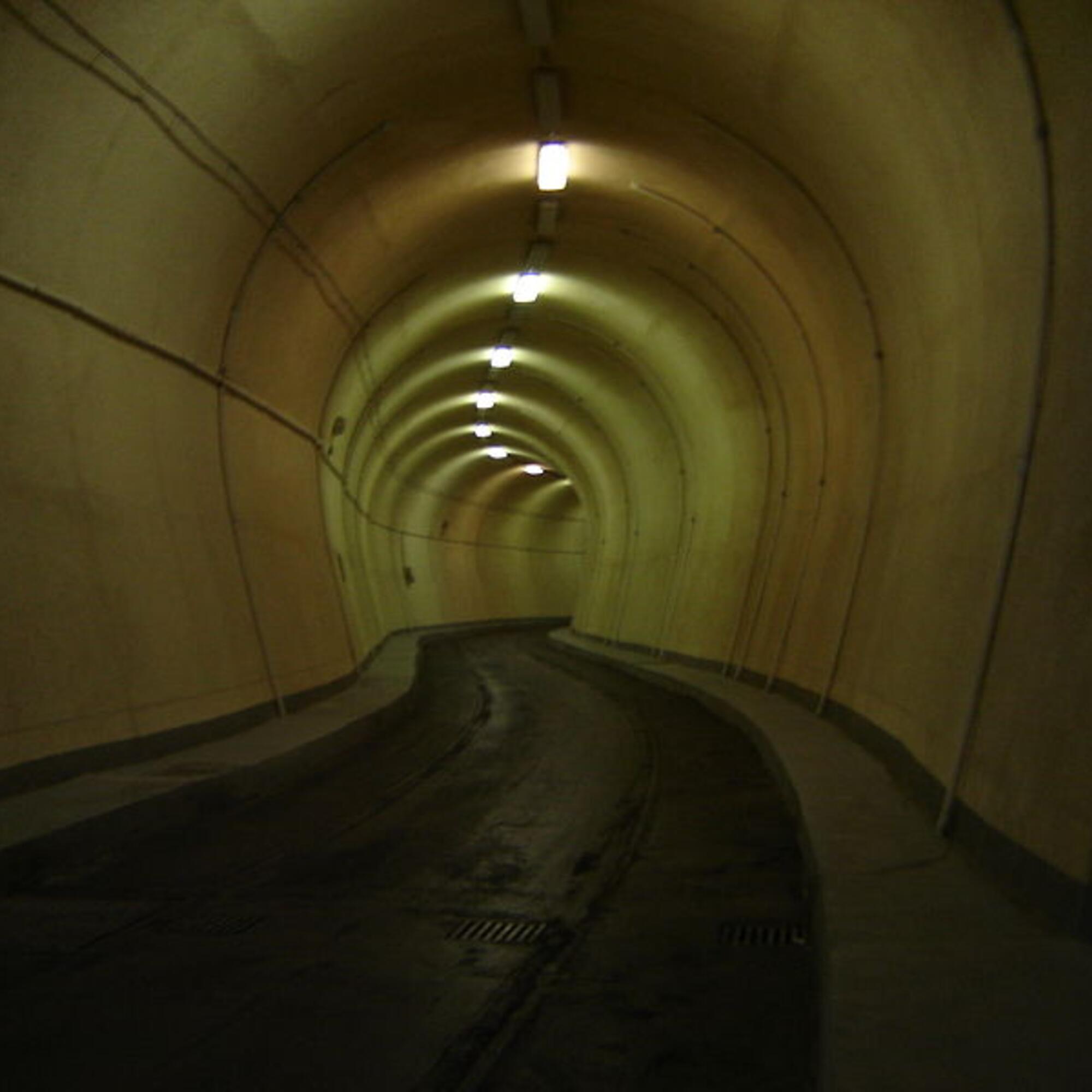 Túnel con luces neon