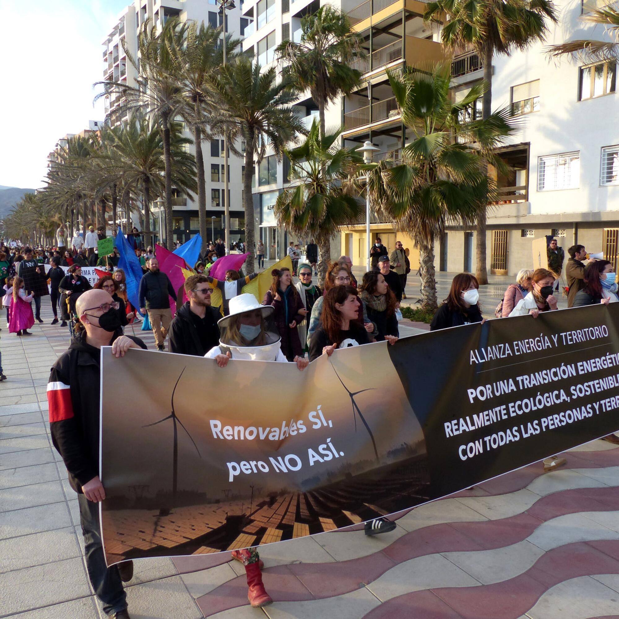 Manifestación megaplantas energías renovables Almería 01