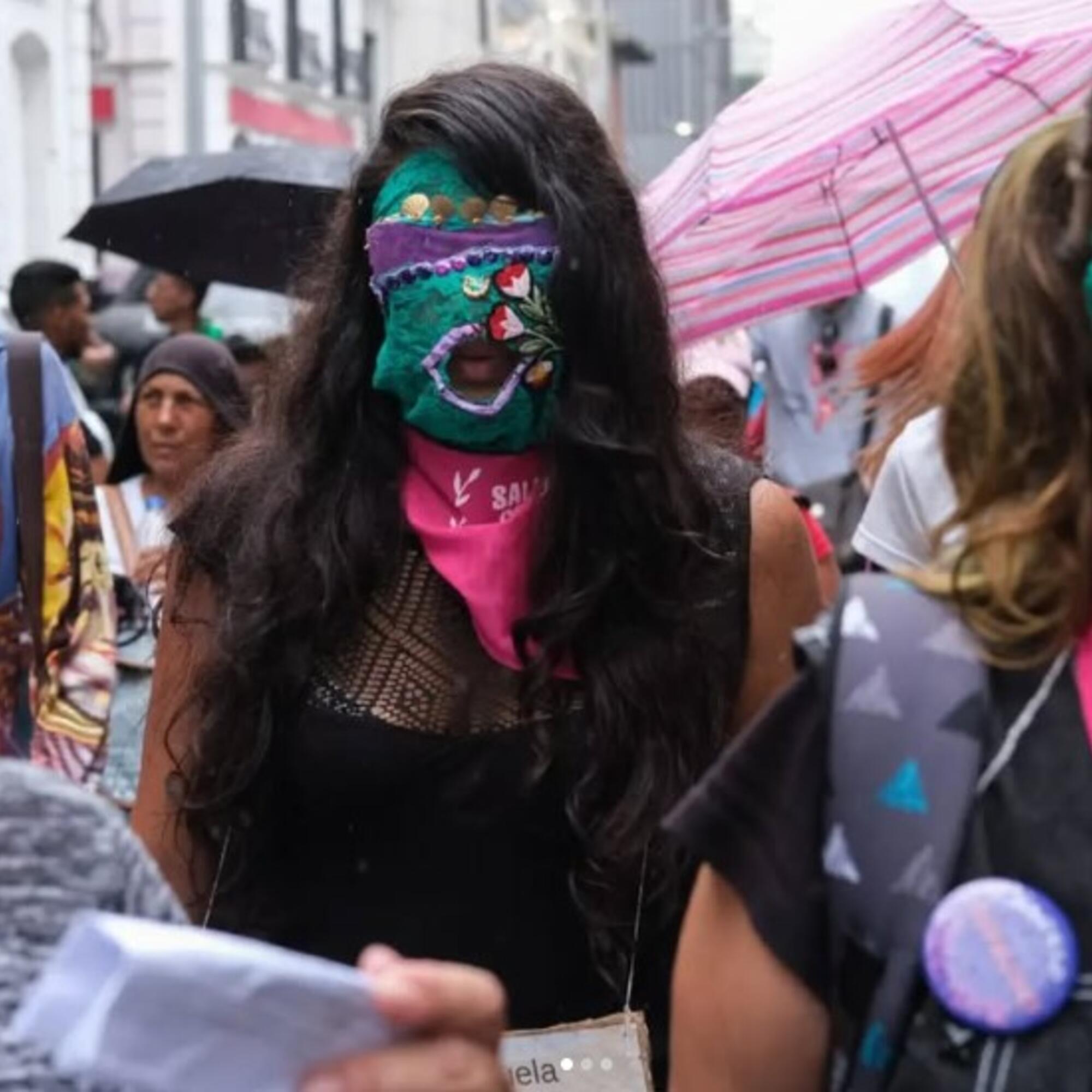 Las Comadres Púrpuras son un colectivo feminista venezolano creado en 2016.