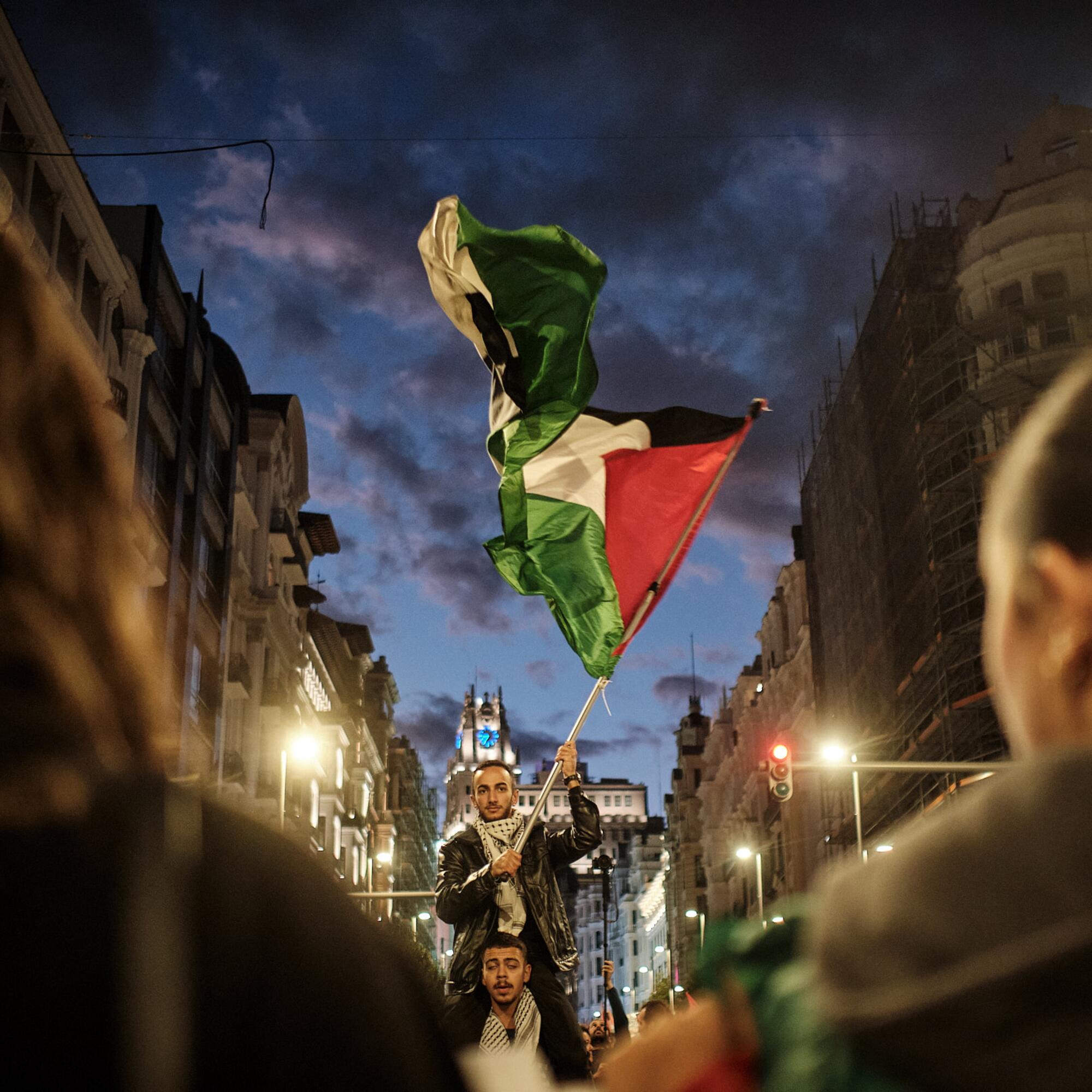 Bandera cerca callao 27s