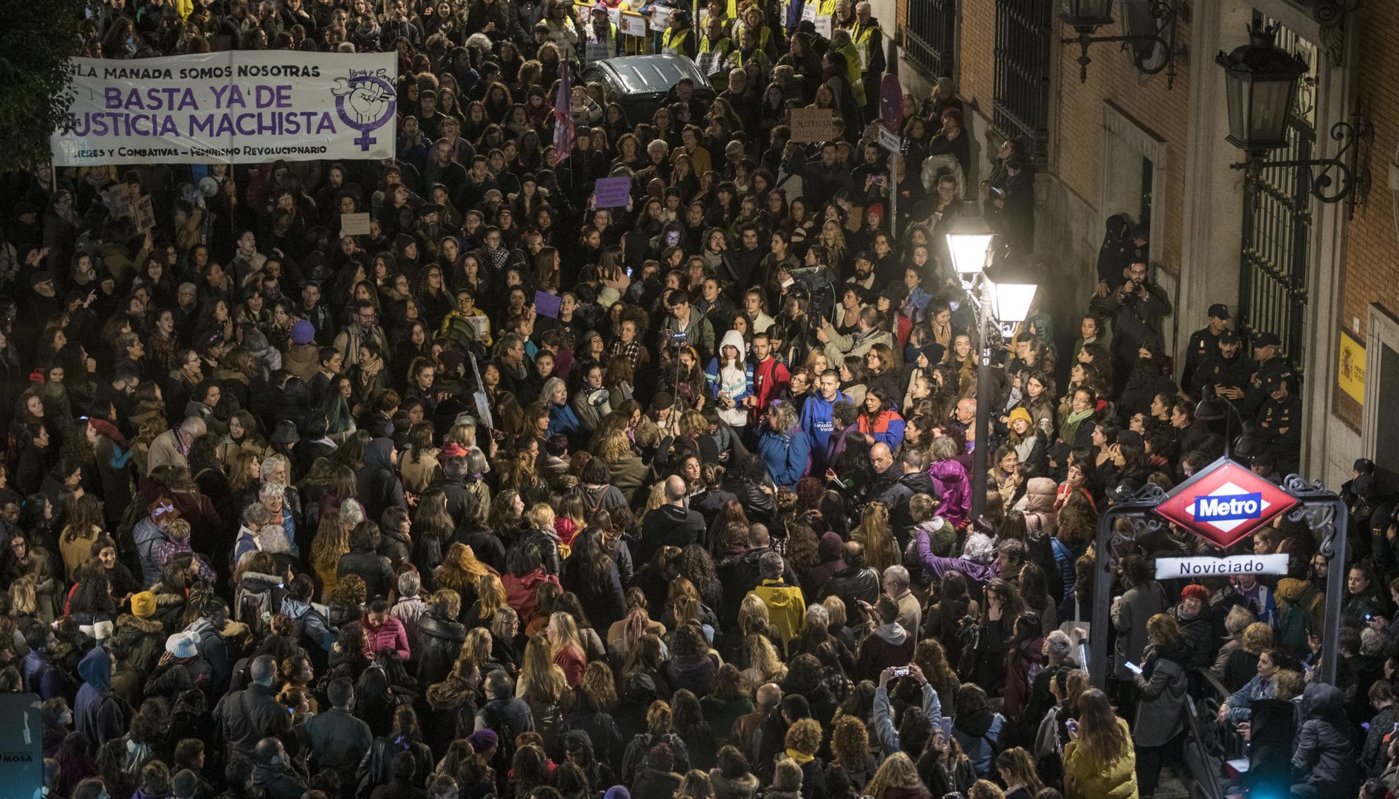 Manifestacion contra la sentencia del 'caso Manresa' en Madrid - 13