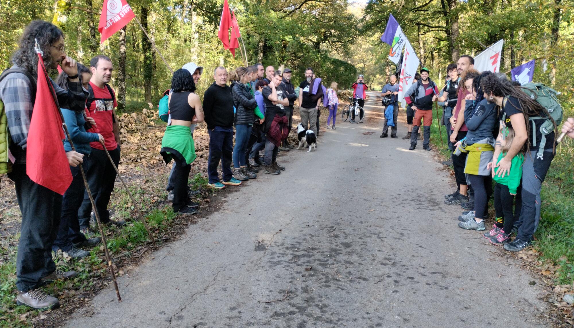 Parada en la mendi martxa contra el TAV entre Iturmendi y Bakaiku