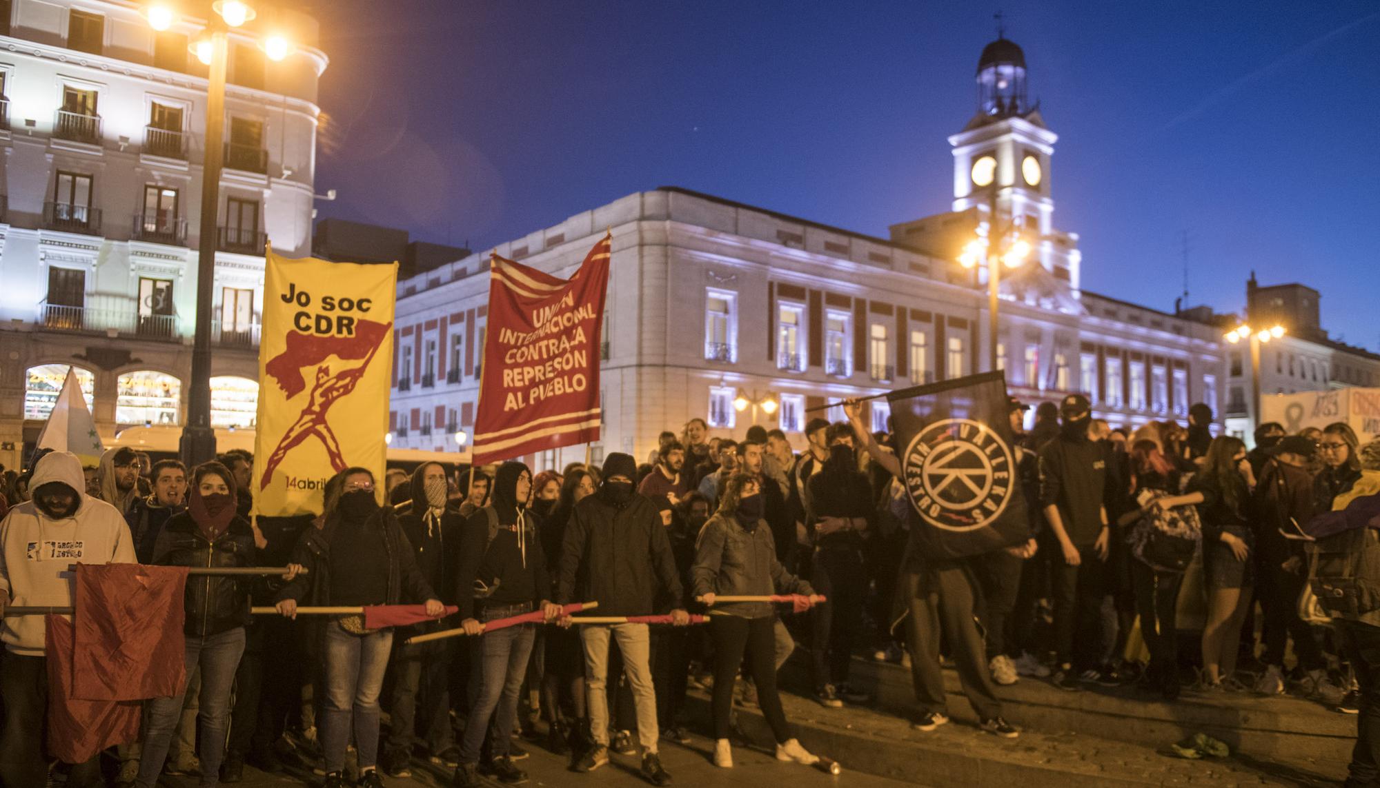 Concentración en la Puerta del Sol de Madrid en apoyo al pueblo catalán - 10