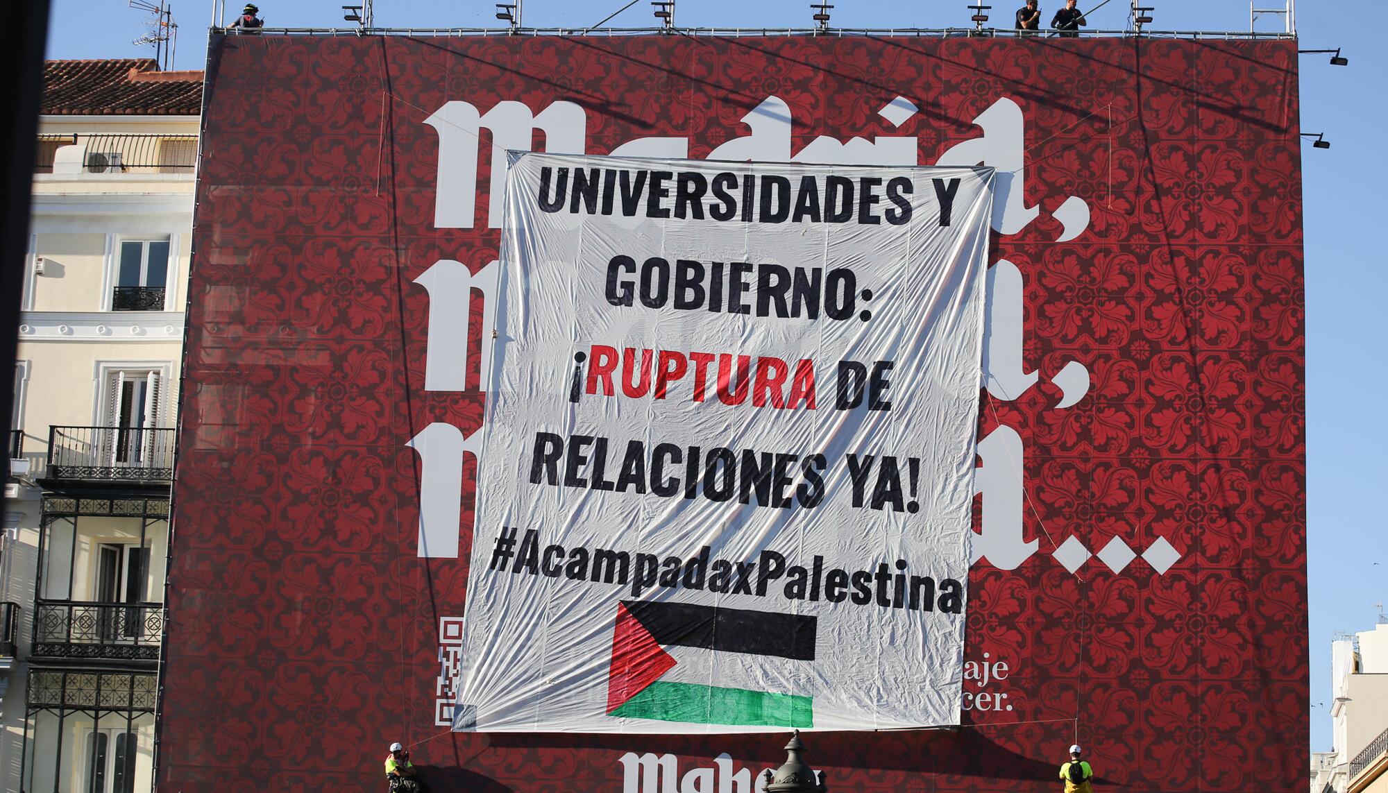 Acción de desobediencia civil en Sol el 30 de mayo de 2024 por la ruptura de relaciones de universidades con Israel. - 3