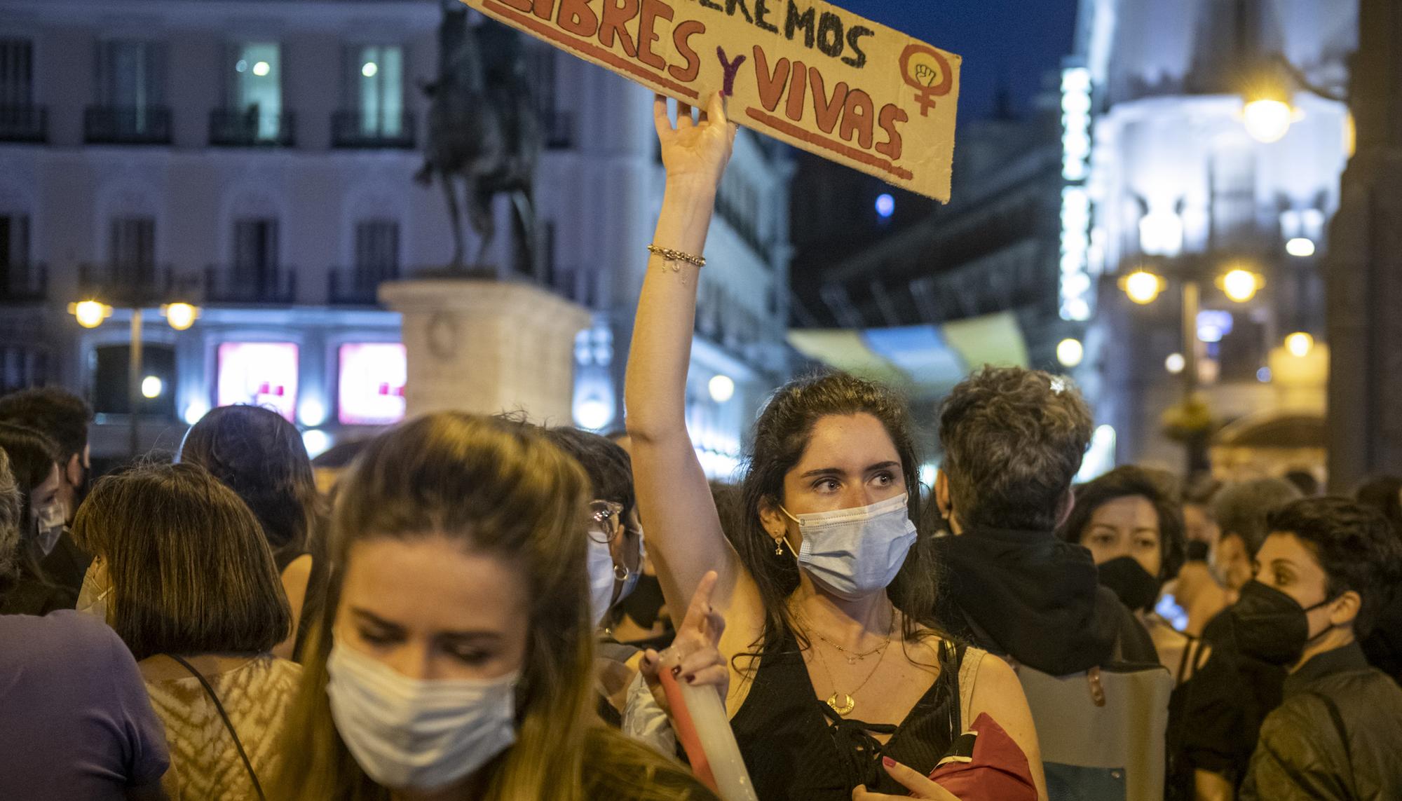 Concentración feminista en Madrid en protesta por los  asesinatos machistas - 6