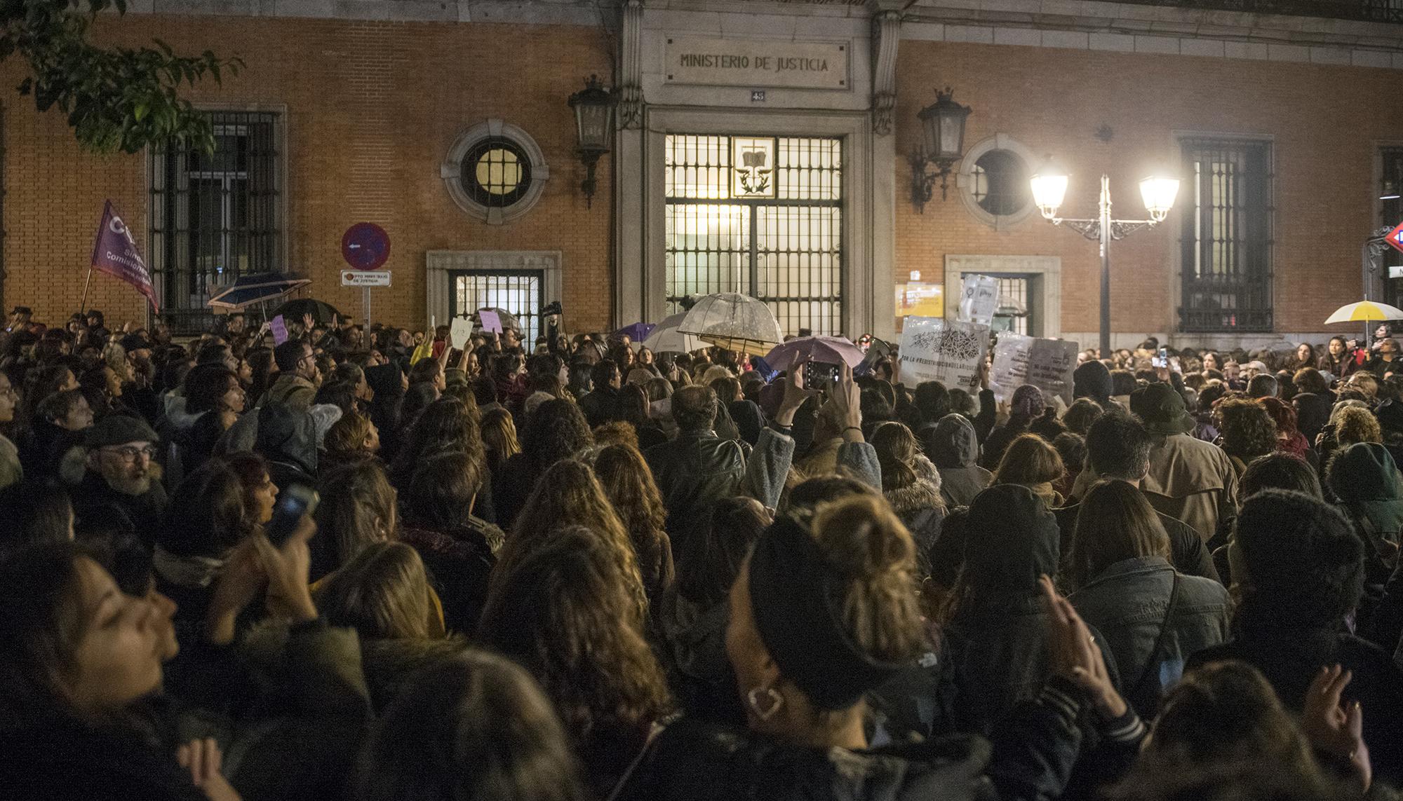 Manifestacion contra la sentencia del 'caso Manresa' en Madrid - 7