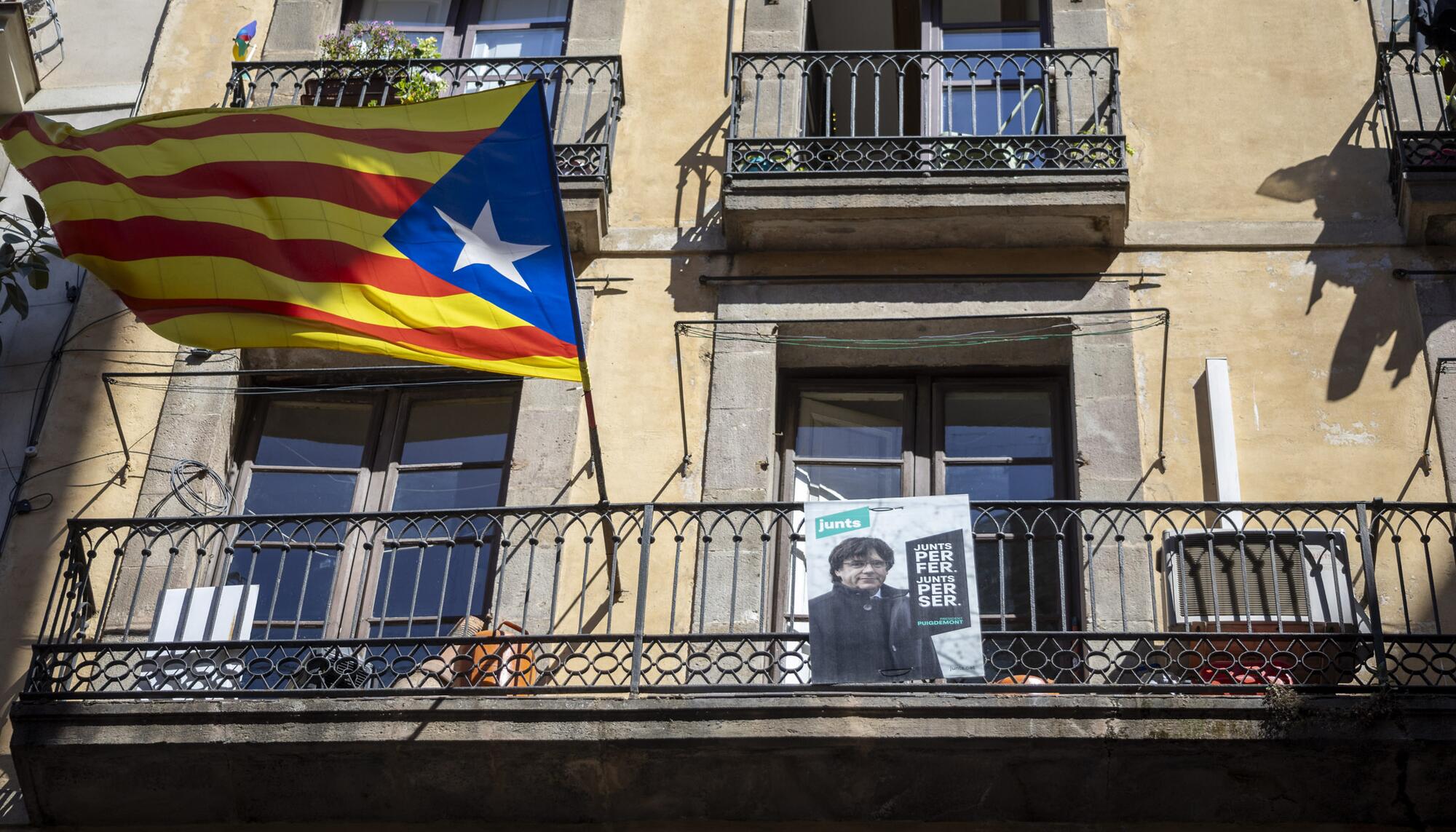 Barcelona  balcón Junts Puigdemont