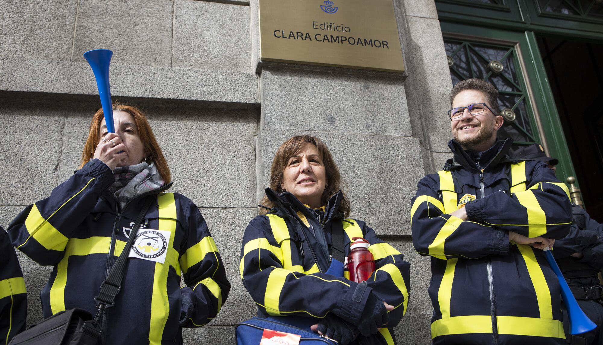 Huelga de Correos_concentración en la Sede Central - 13