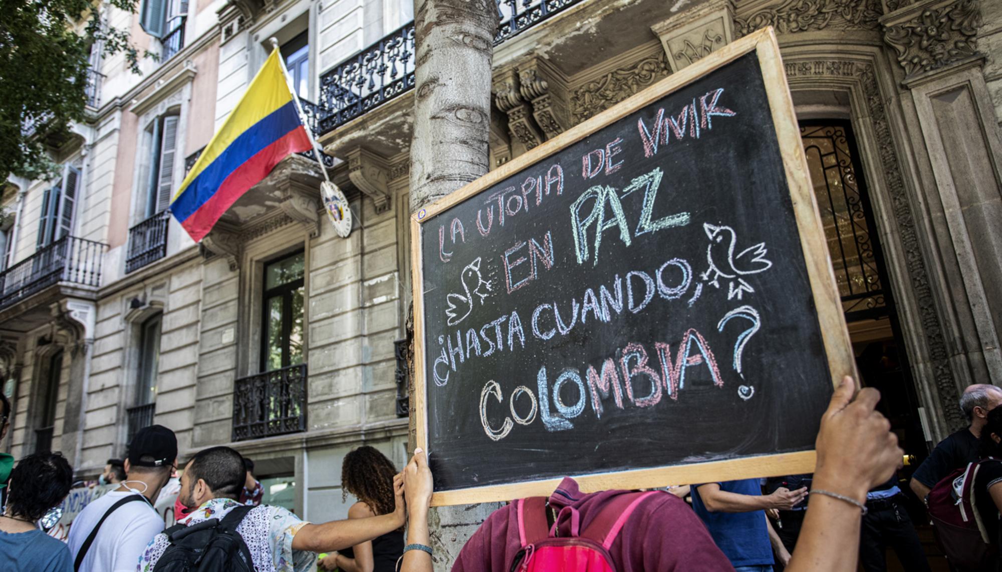 Plántón frente al Consulado de Colombia en Barcelona - 2