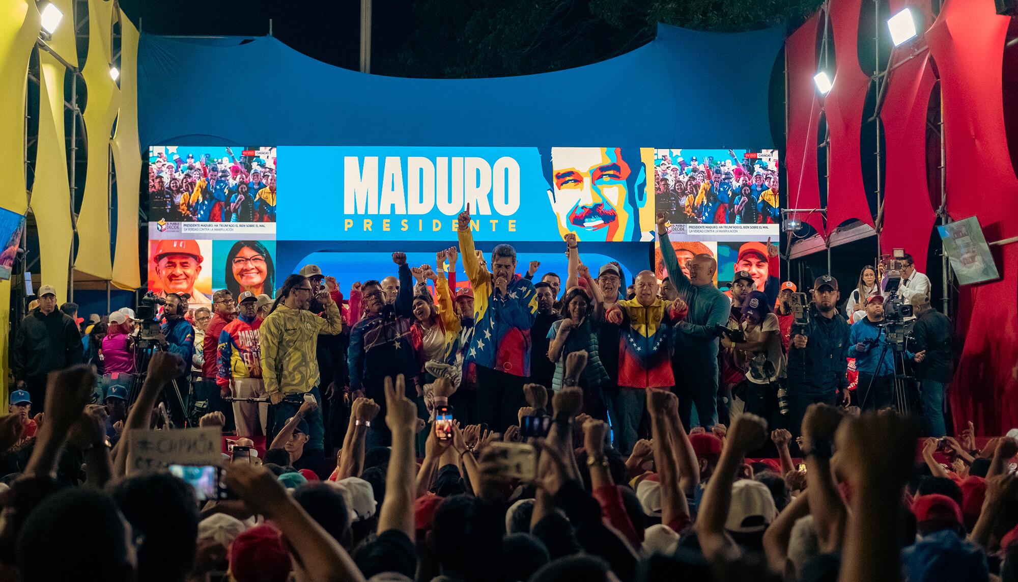Nicolás Maduro comparece a medianoche del 28 de julio en el Palacio Miraflores tras conocerse los resultados.