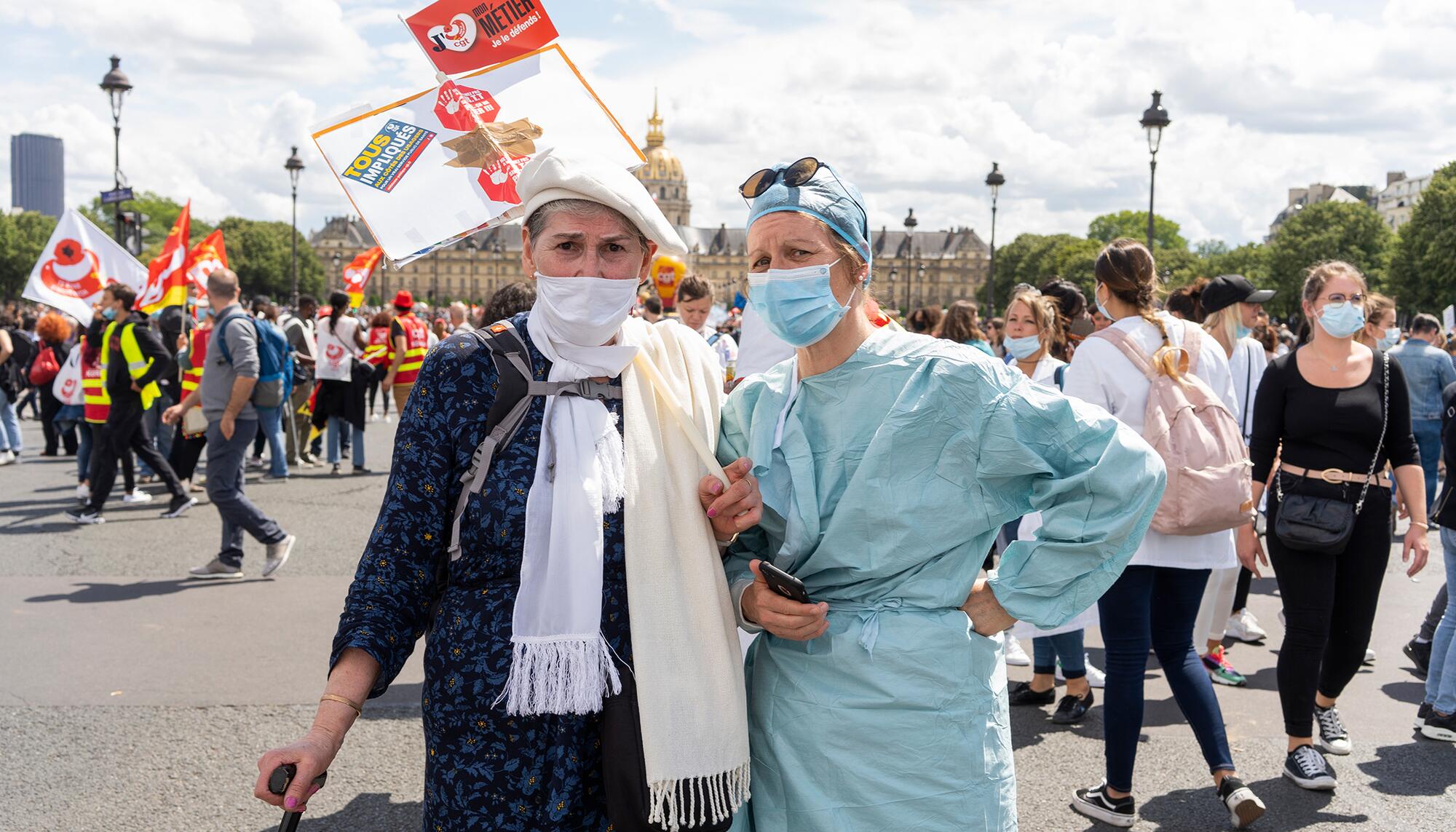 La policía francesa convierte una manifestación en defensa de la sanidad en una batalla campal - 2