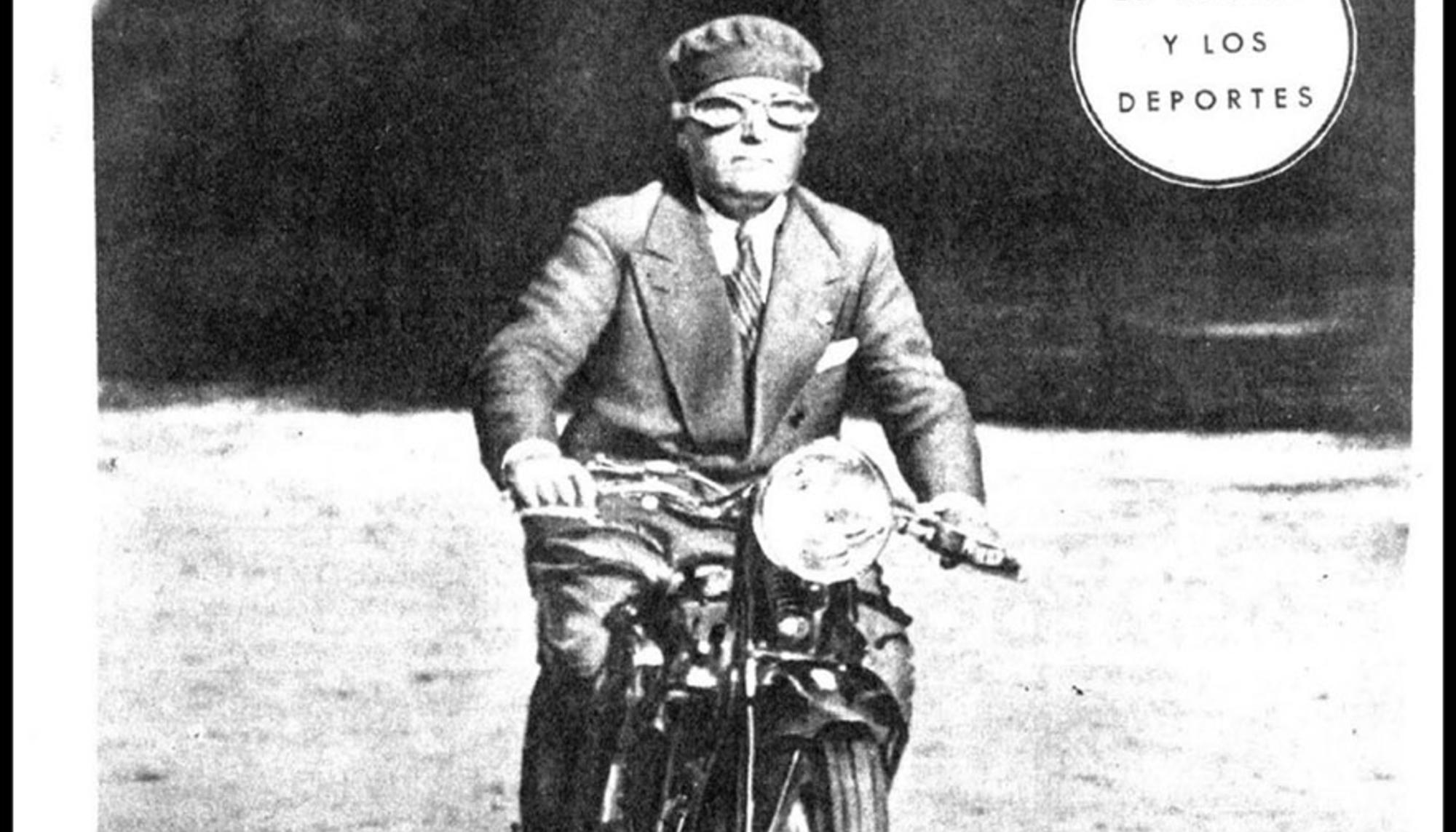 Mussolini en moto en portada de 'ABC' en 1932.