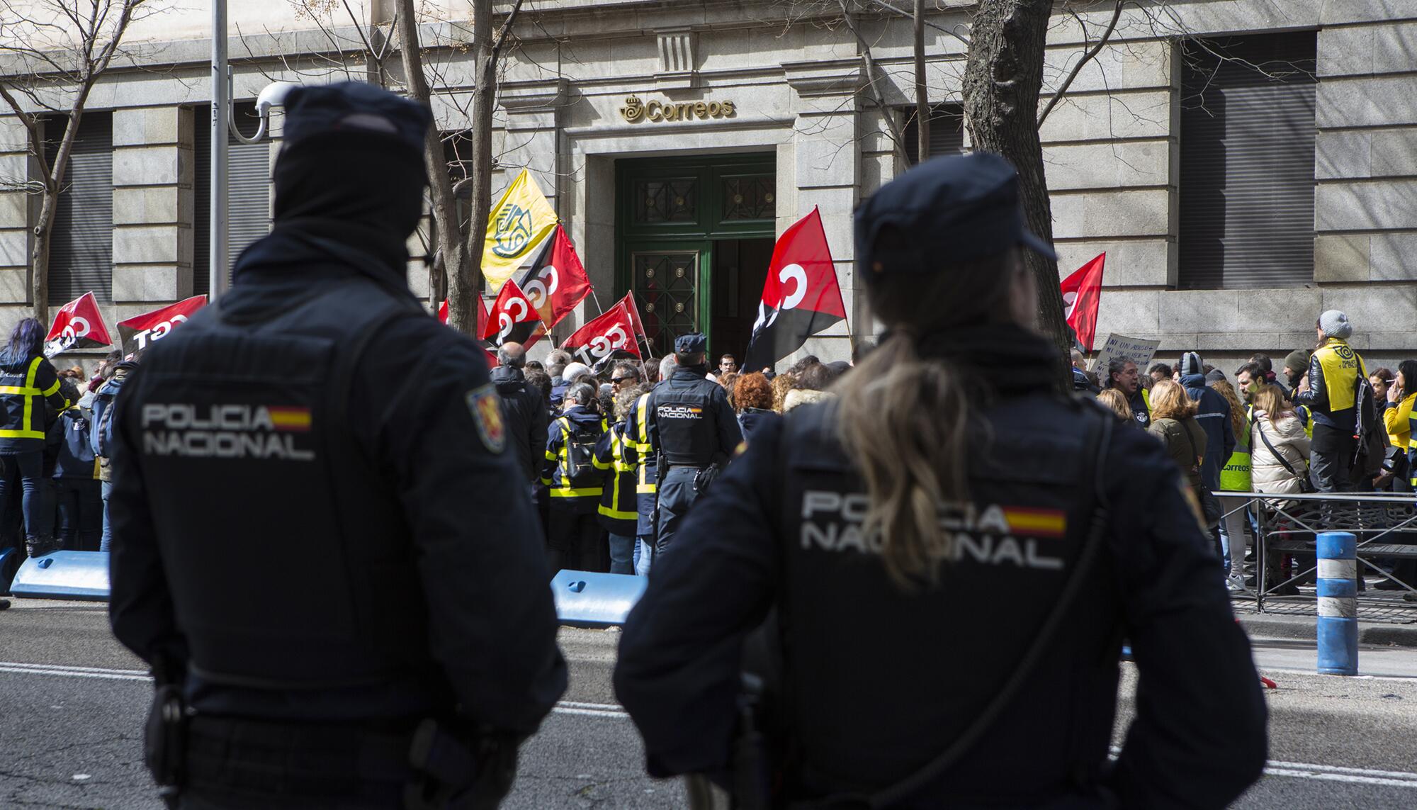 Huelga de Correos_concentración en la Sede Central - 17