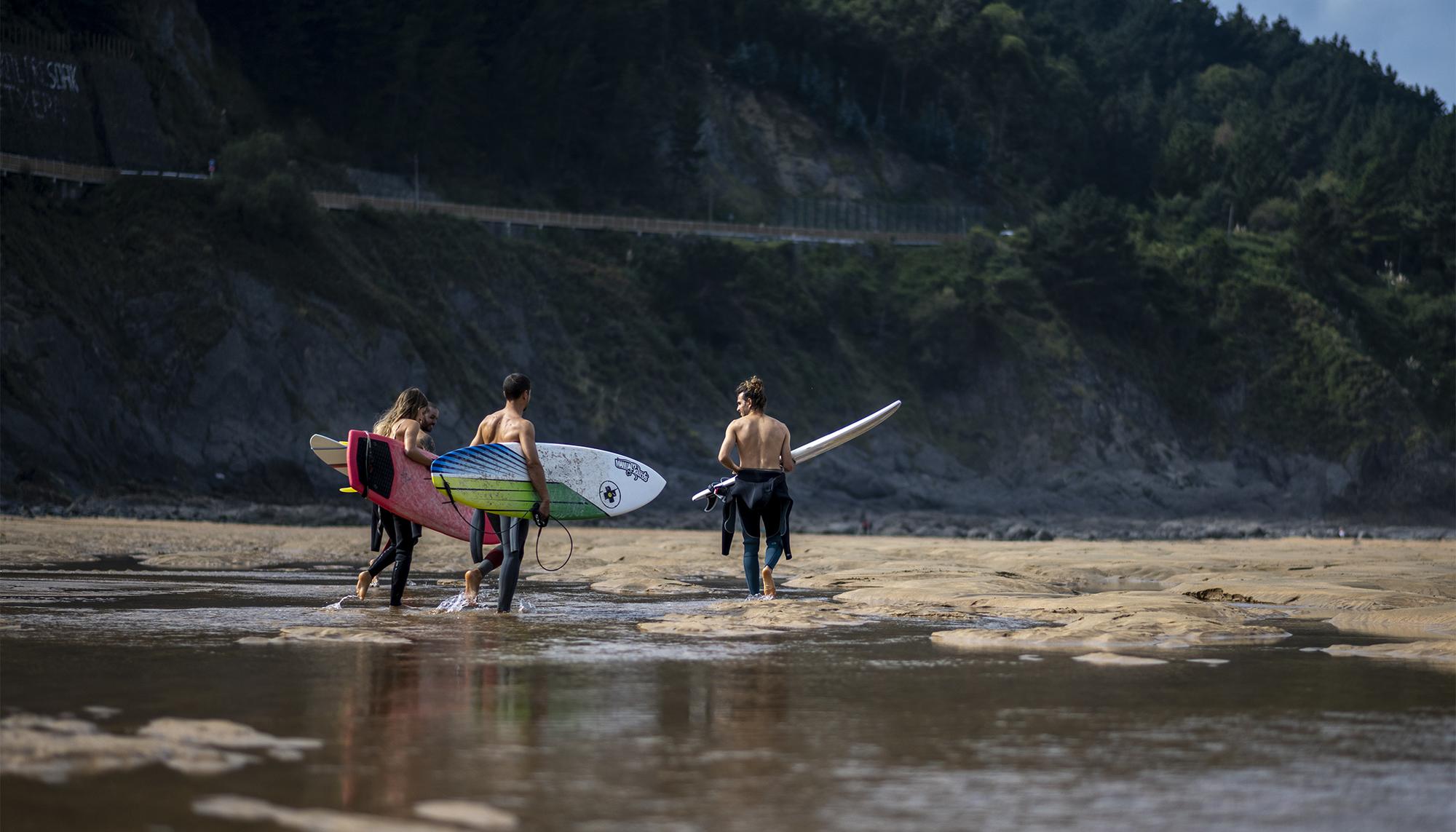 Surfistas en Euskadi
