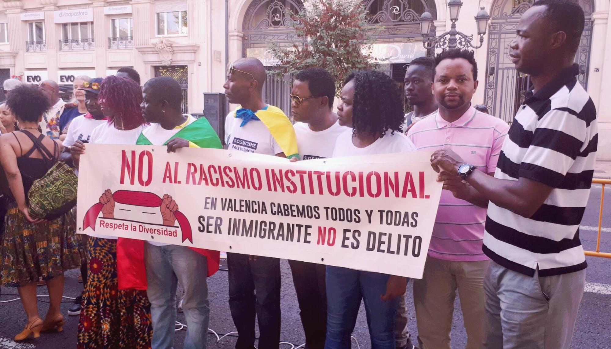 Concentración en Valencia contra el racismo institucional