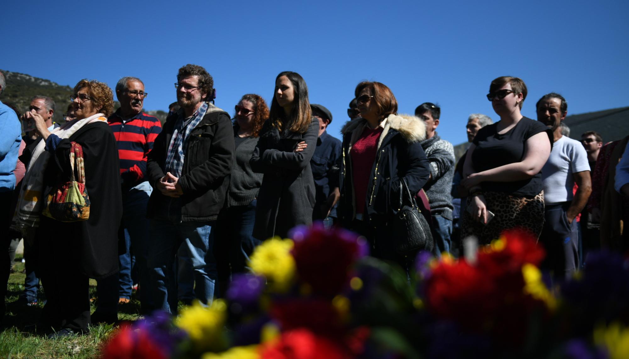 Ione Belarra, de Unidas Podemos, asiste al acto de entrega de restos a familiares de represaliados en Valdenoceda (Burgos)