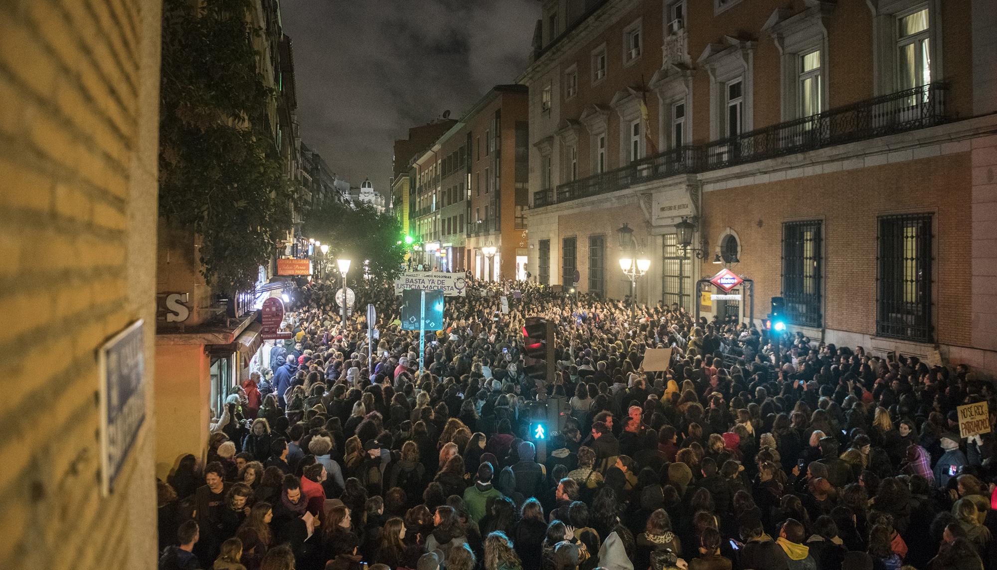 Manifestacion contra la sentencia del 'caso Manresa' en Madrid - 11