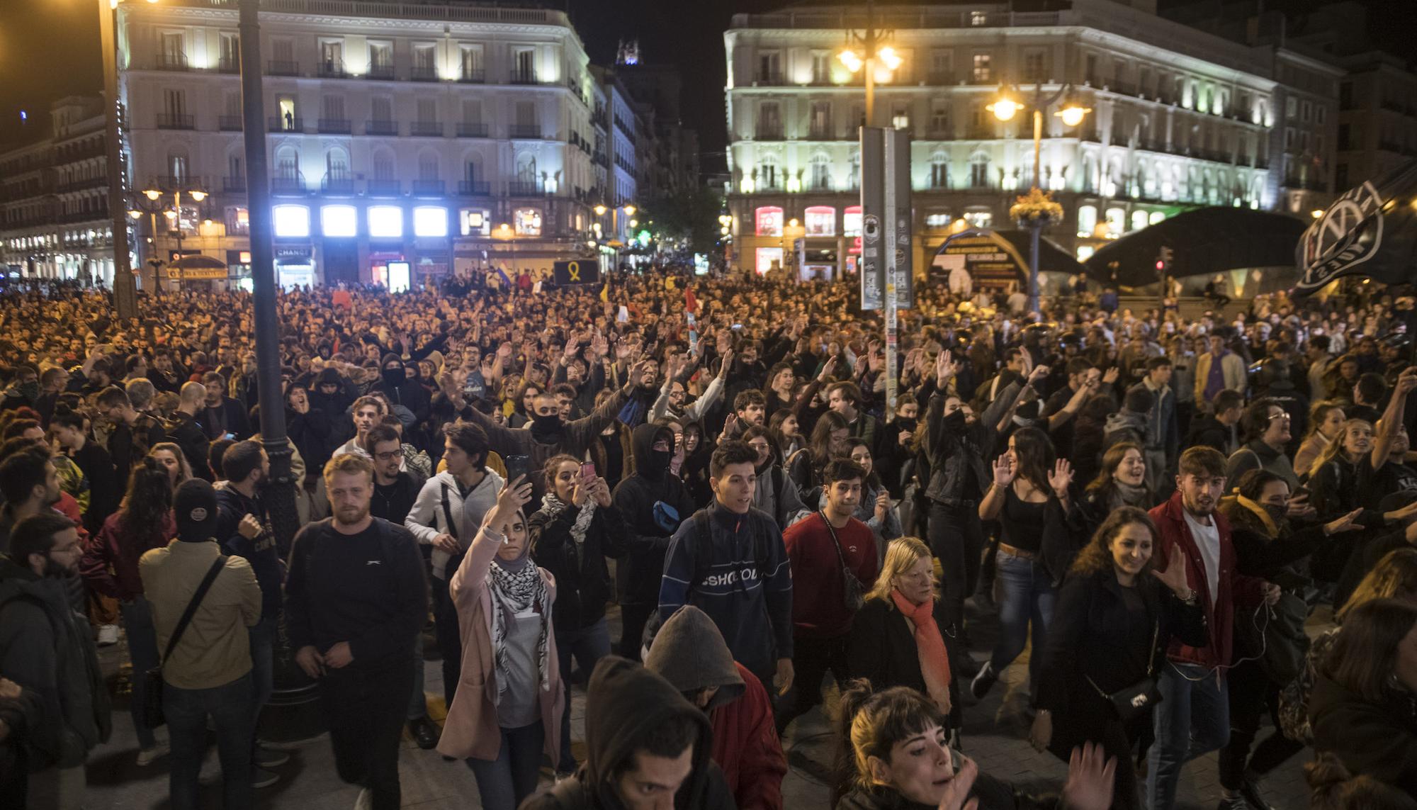 Concentración en la Puerta del Sol de Madrid en apoyo al pueblo catalán - 17