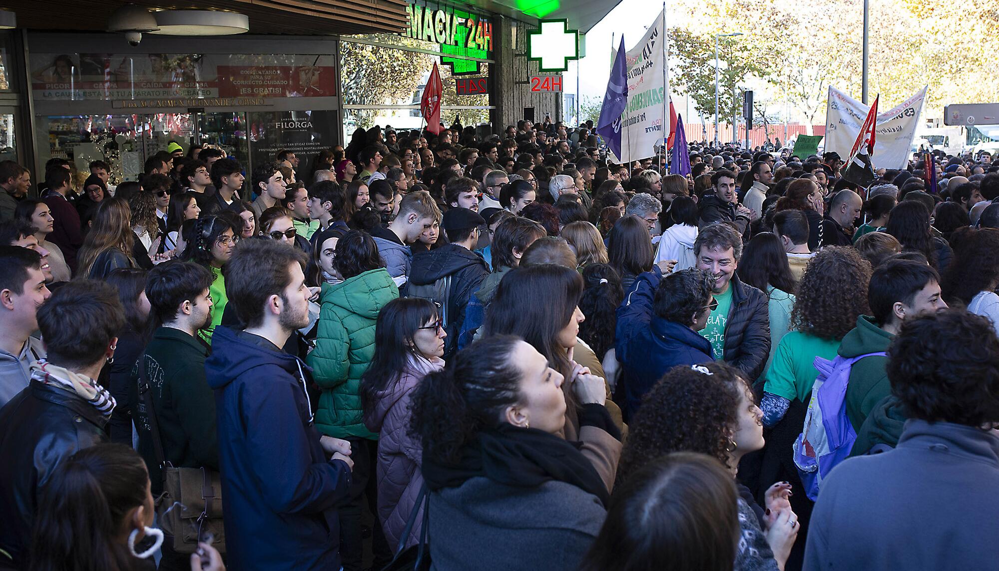 Concentración Universidad Pública Asamblea de Madrid - 15