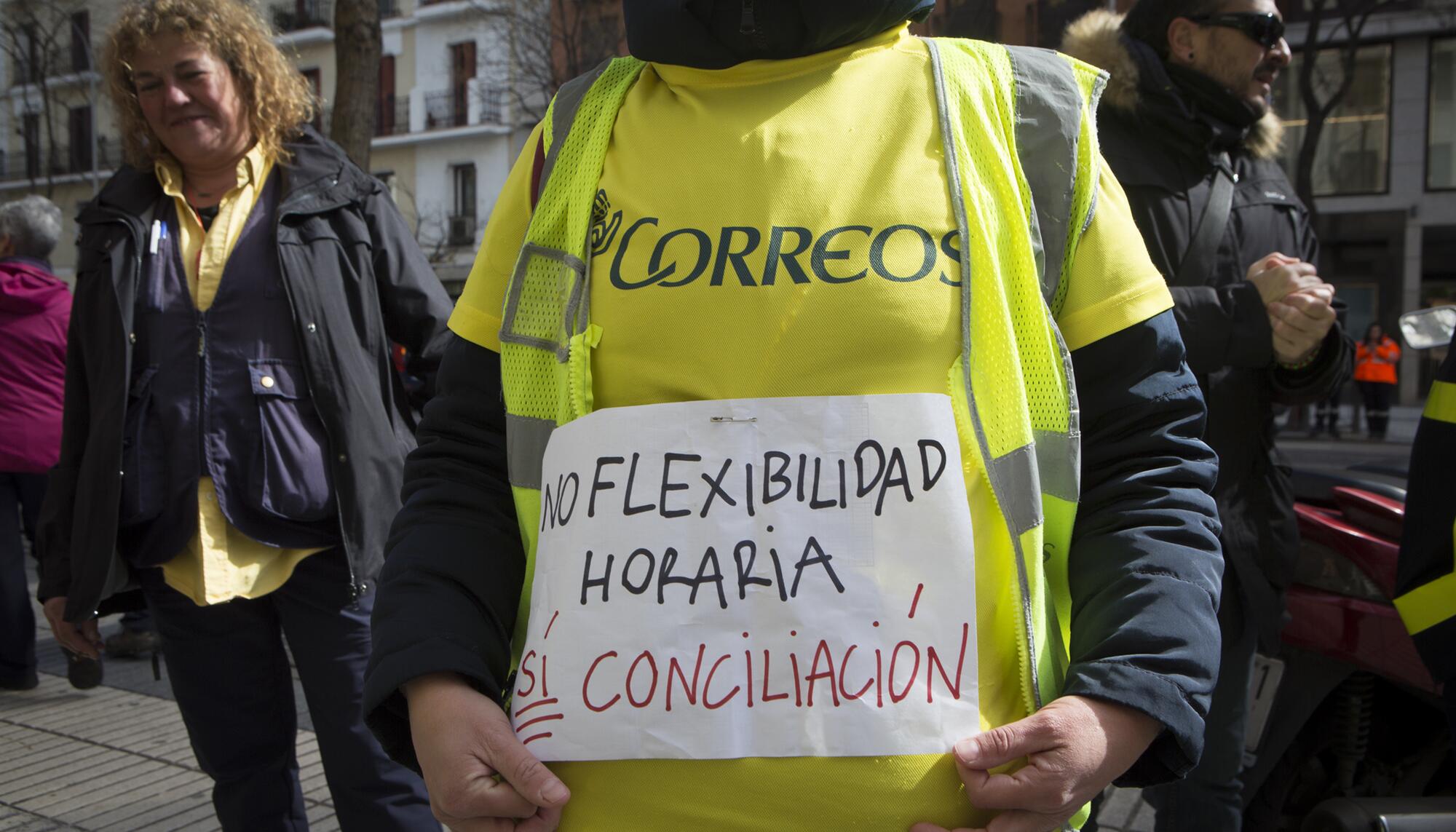 Huelga de Correos_concentración en la Sede Central - 1