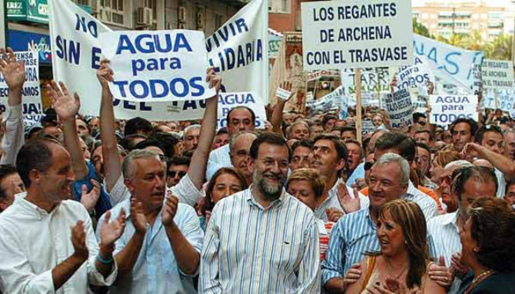 Agua para todos: Historia de la campaña que explica por qué en Murcia siempre gana el PP
