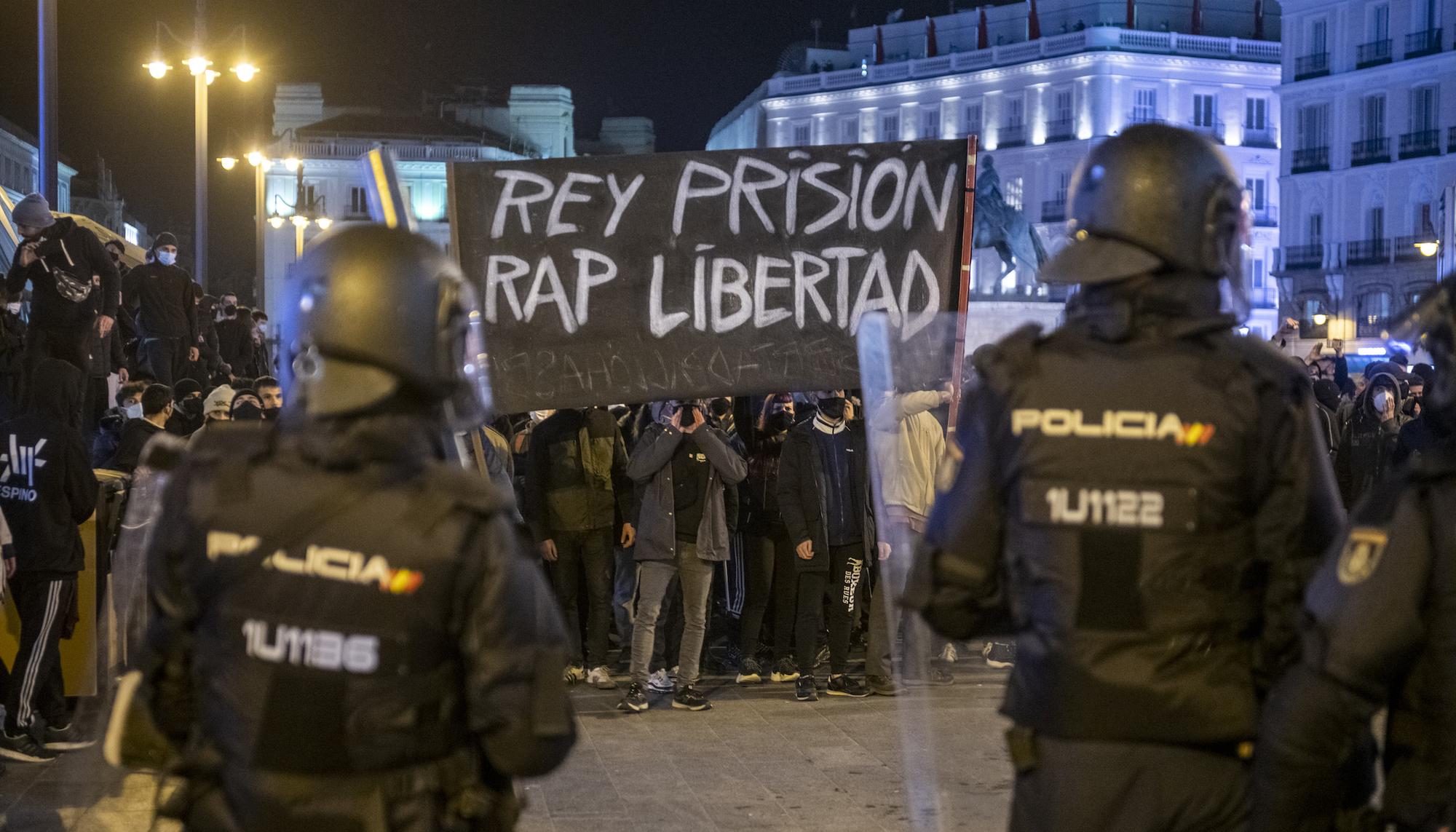 Manifestación en Madrid contra el encarcelamiento del rapero Pablo Hasél. - 16