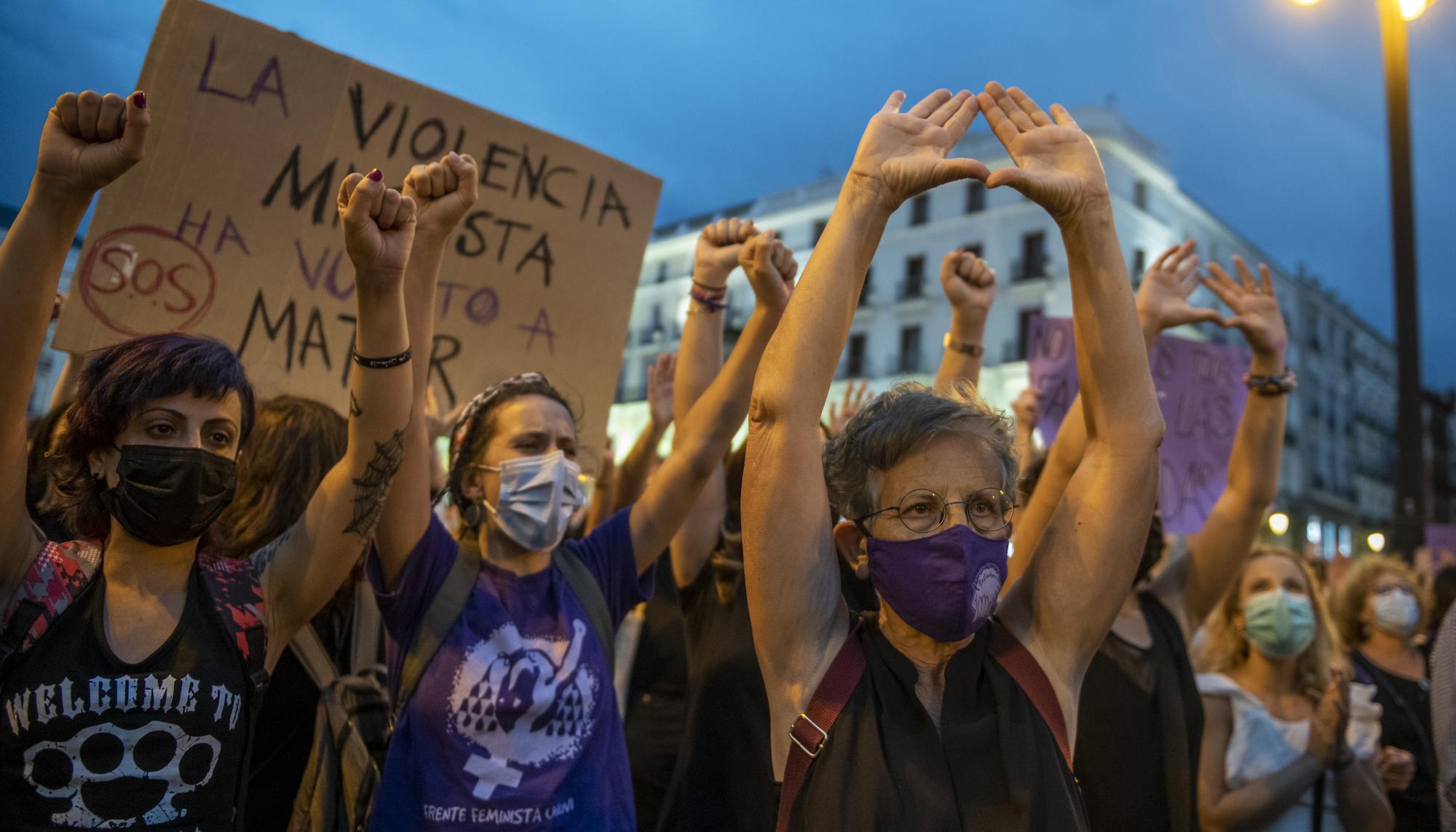 Concentración feminista en Madrid en protesta por los  asesinatos machistas - 1