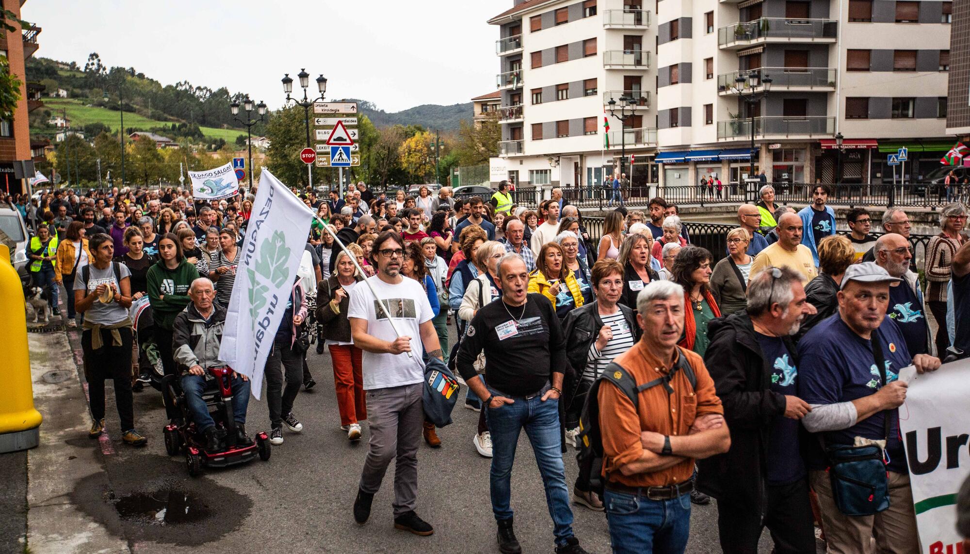 Guggenheim aurkako manifestazioa Gernikan 2024 10 19 - 4