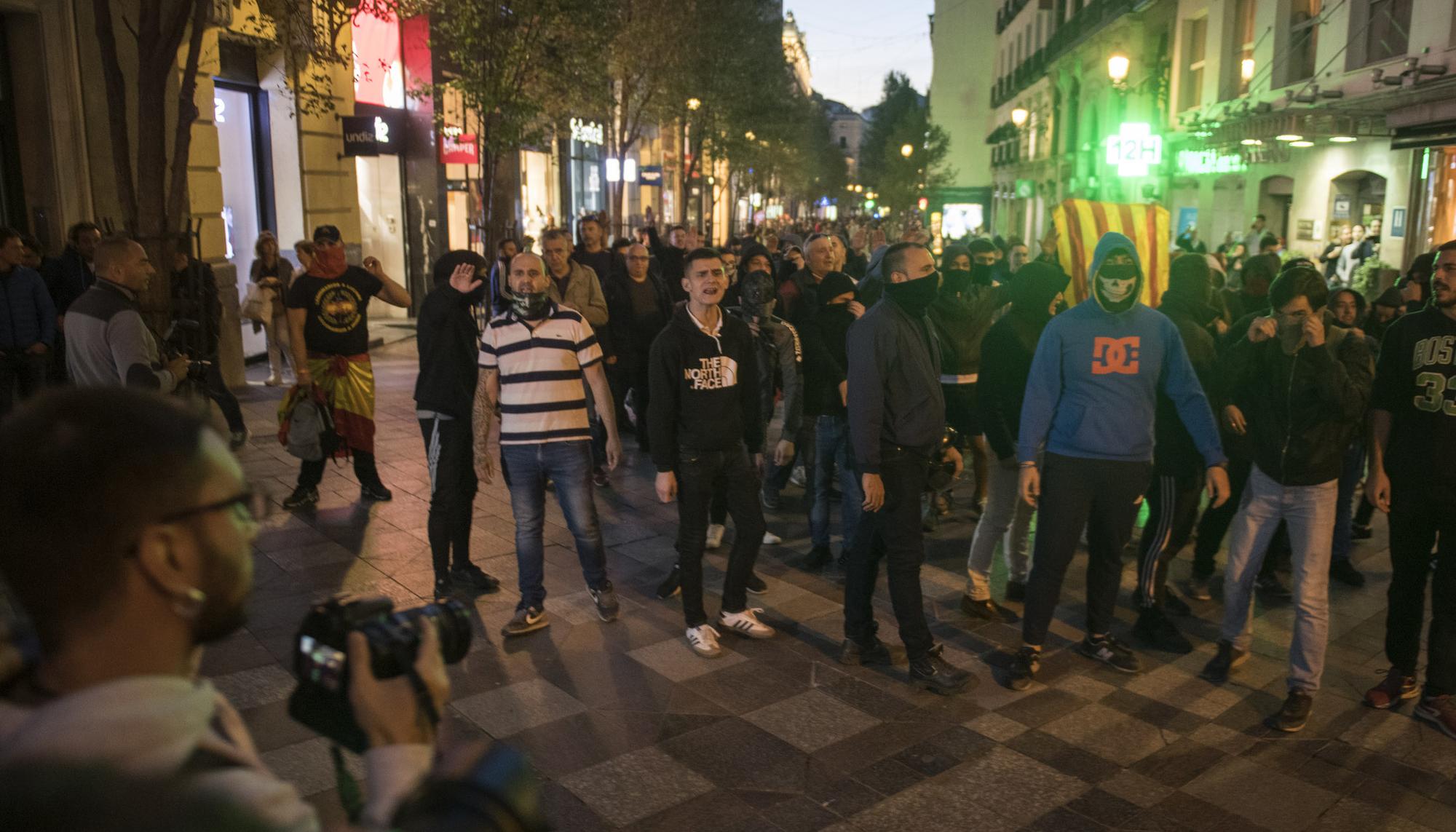 Concentración en la Puerta del Sol de Madrid en apoyo al pueblo catalán - 8