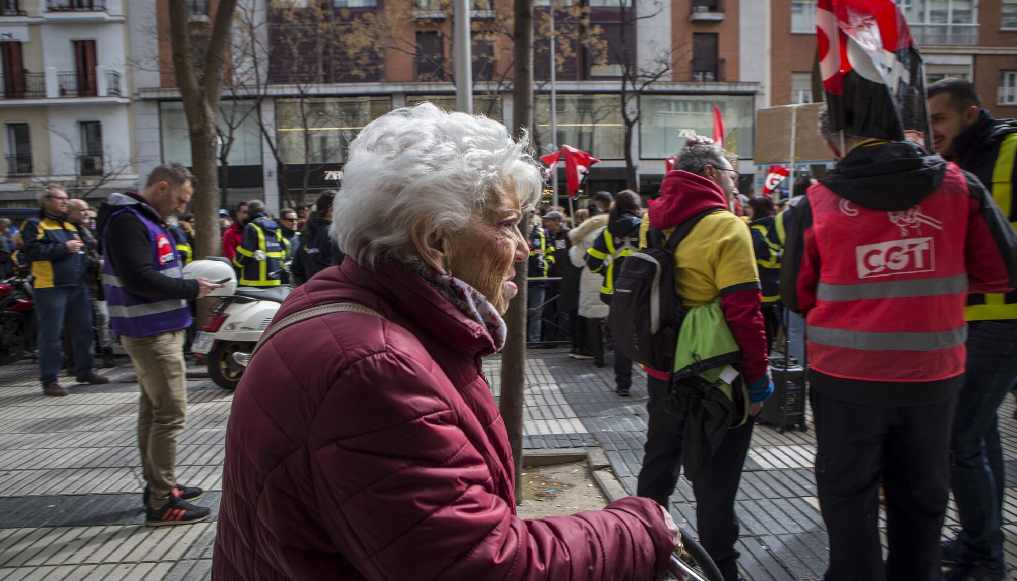 Señora en manifestación 1