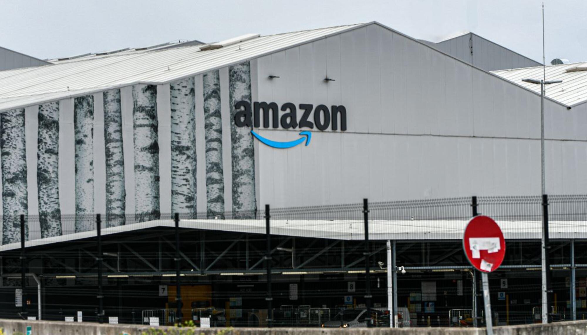 Centro logístico de Amazon en el polígono Trapagaran de Bizkaia