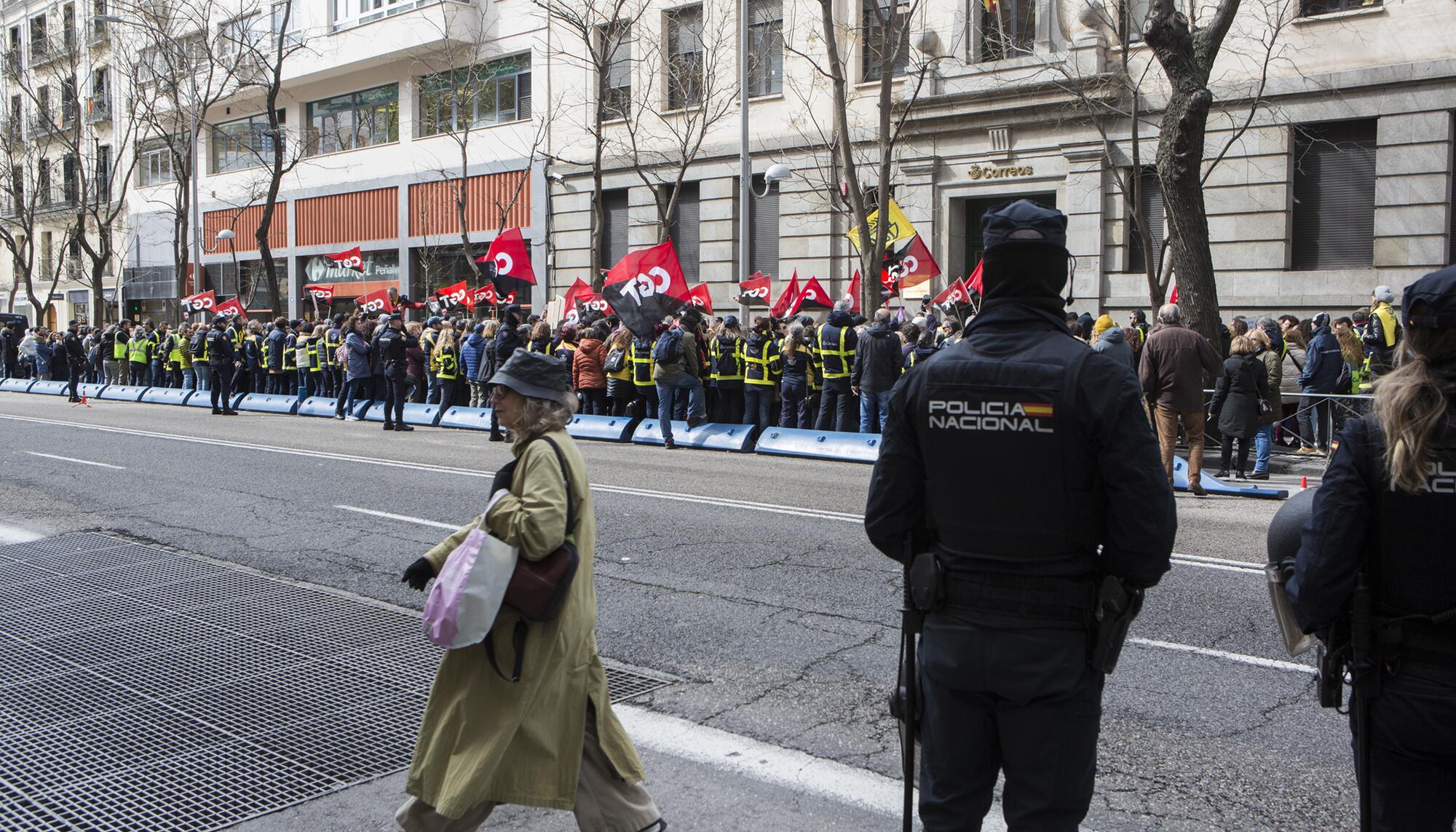 Huelga de Correos_concentración en la Sede Central - 16