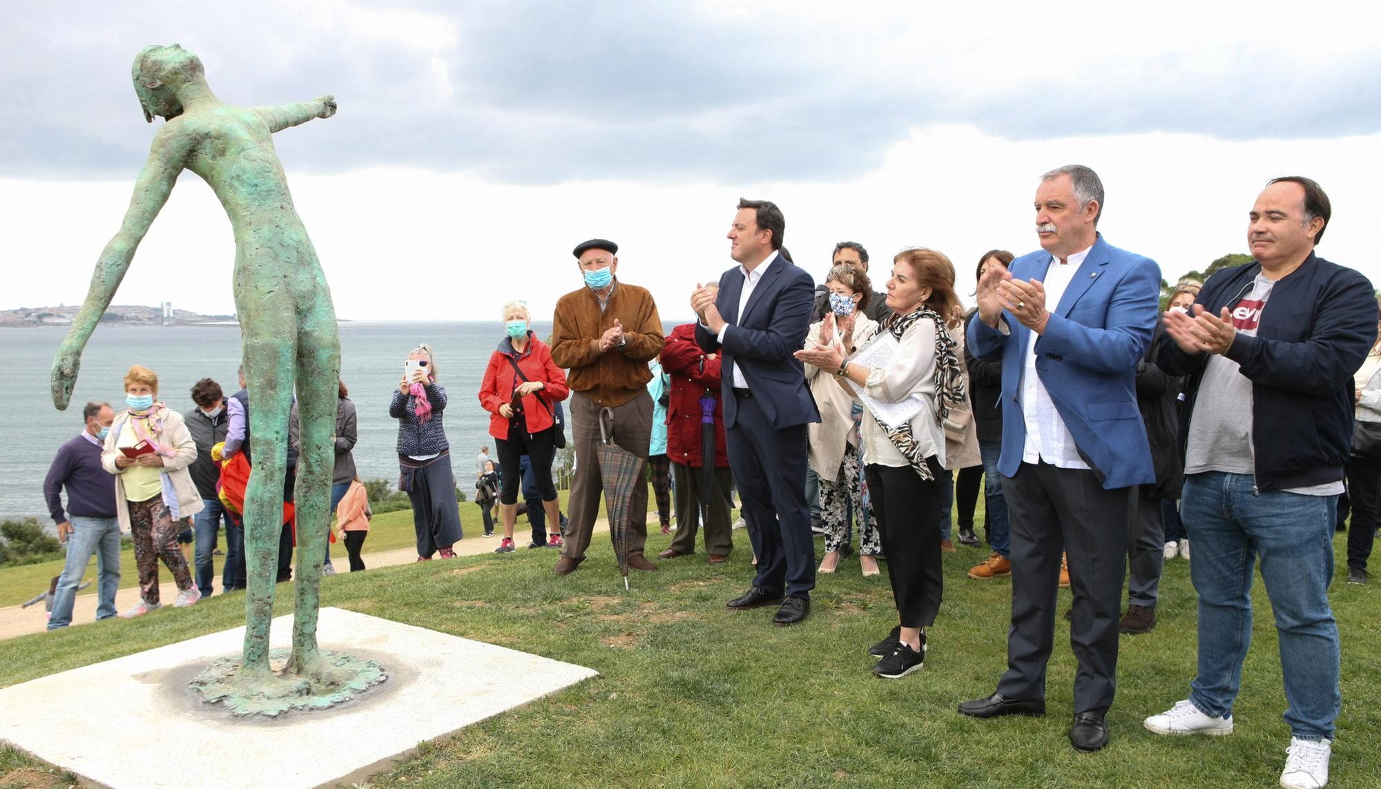 Oleiros abre un gran parque costero en Bastiagueiro llamado As Trece Rosas