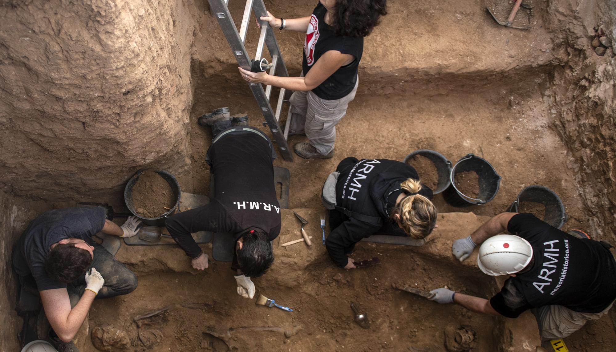 Exhumación en Guadalajara de una veintena de fusilados - 1