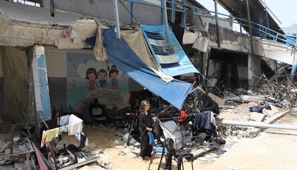 niña escuela refugio gaza