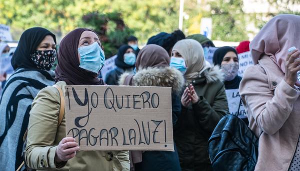 Pobreza Energetica El Ayuntamiento De Madrid Sigue Sin Responder A La Demanda De Luz Para La Canada Real El Salto Madrid