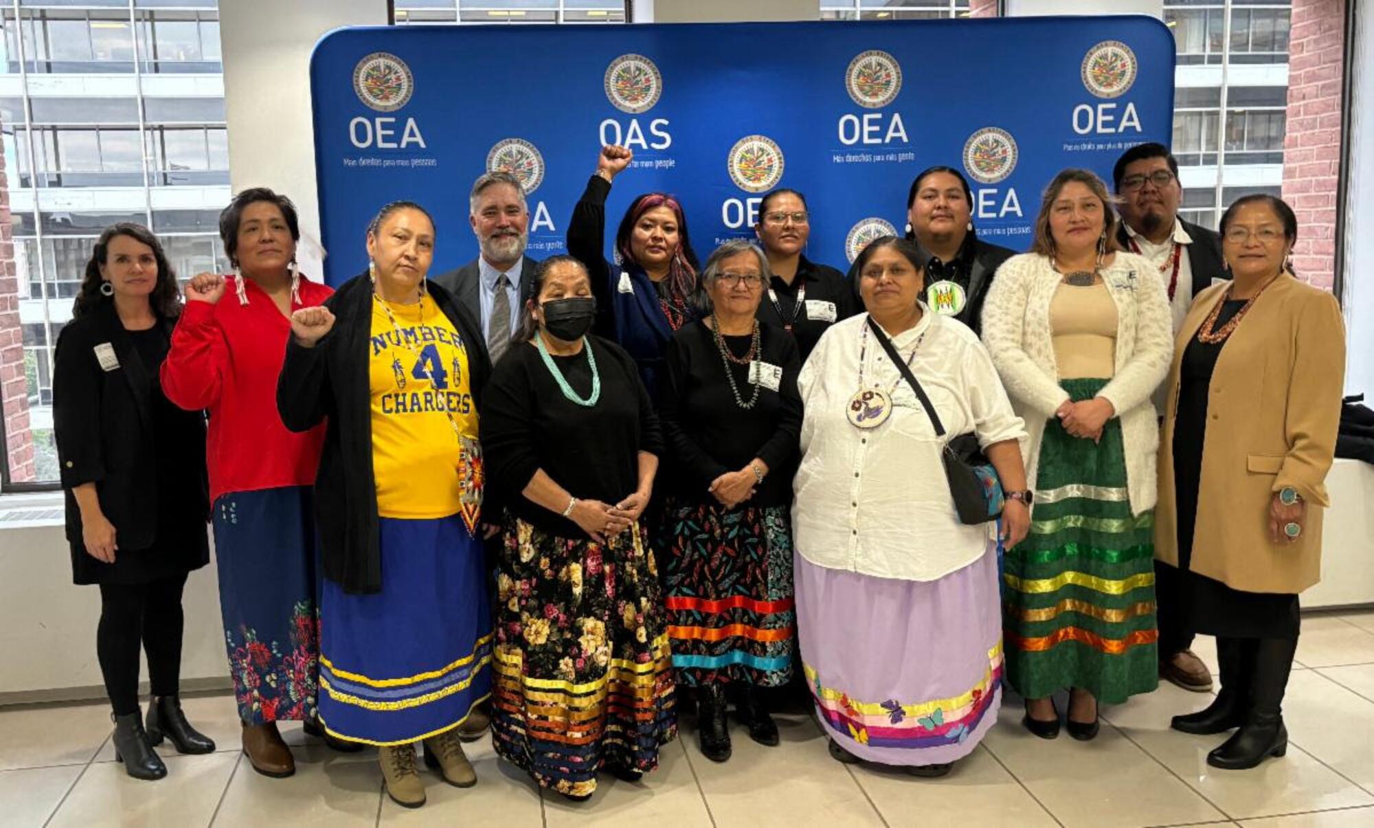 Delegación de pueblos indígenas estadounidenses denunciando las consecuencias de la minería de uranio sobre la salud de sus pueblos. Fuente: Beyond Nuclear International