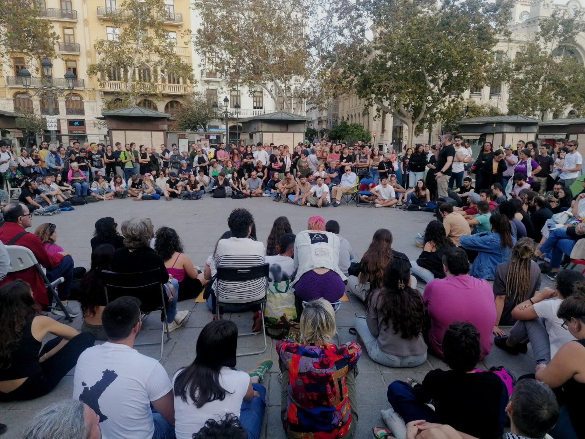 asamblea acampada vivienda valencia