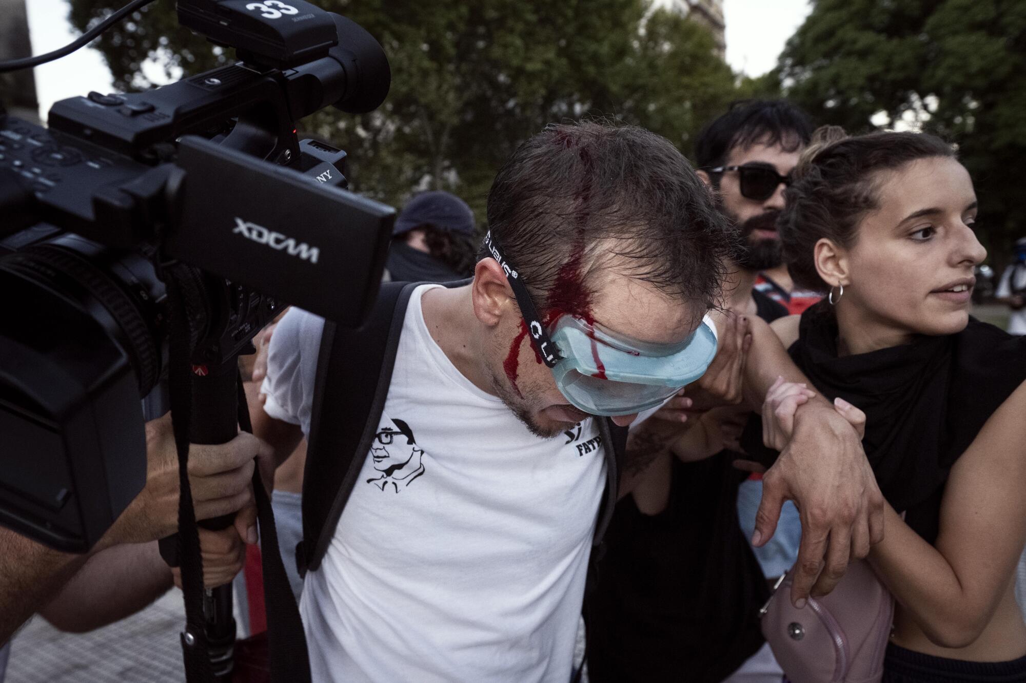 Protesta contra la ley Ómnibus de Javier Miley en Argentina en febrero de 2024 - 8