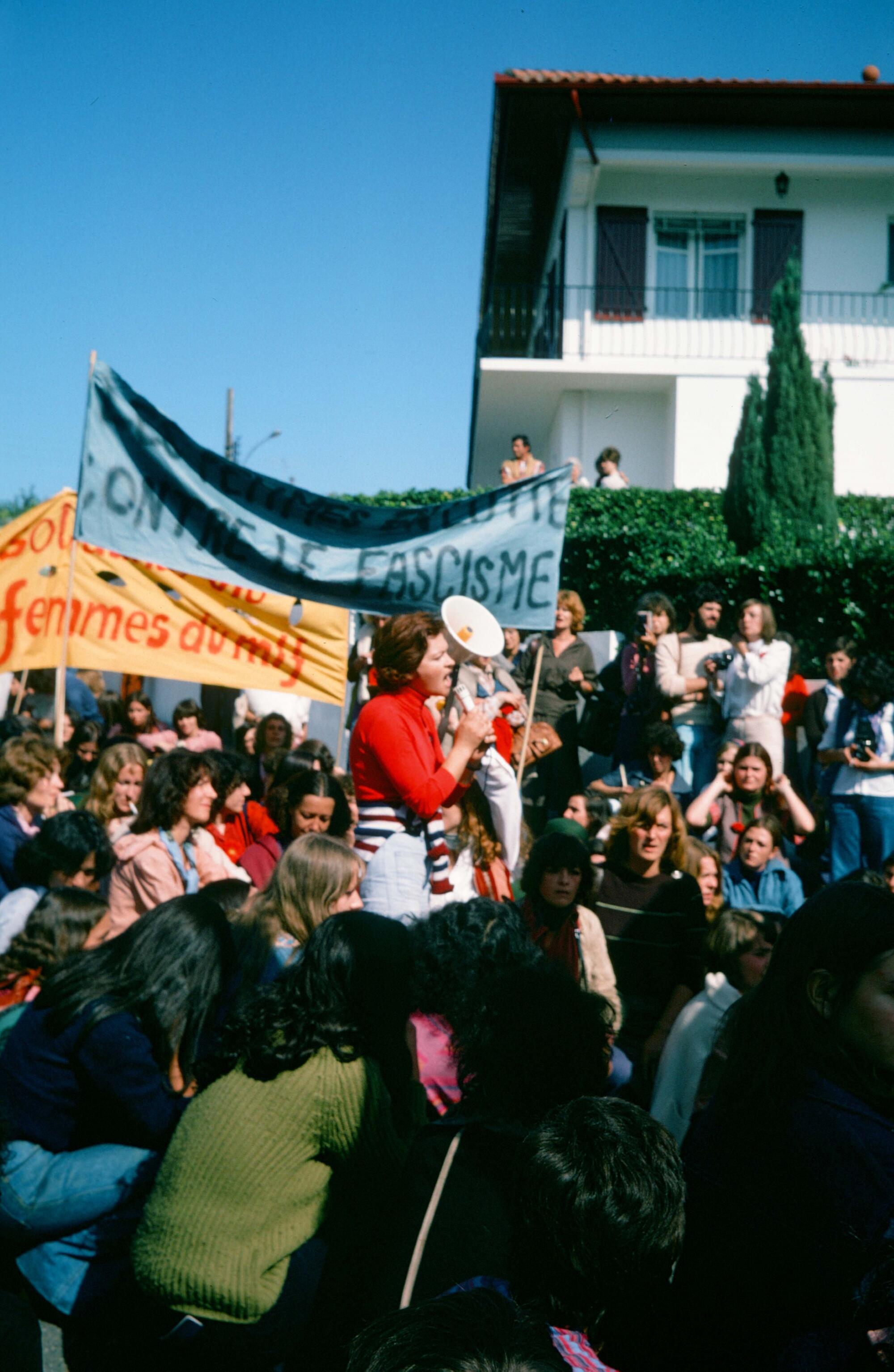 Marcha de las mujeres en Hendaya en 1975