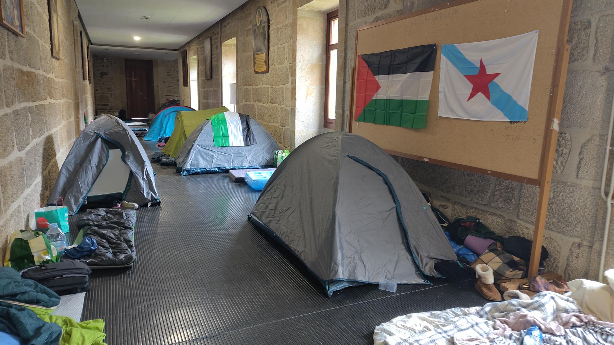 Acampada en la Facultade de Historia de la Universidade de Santiago - 3