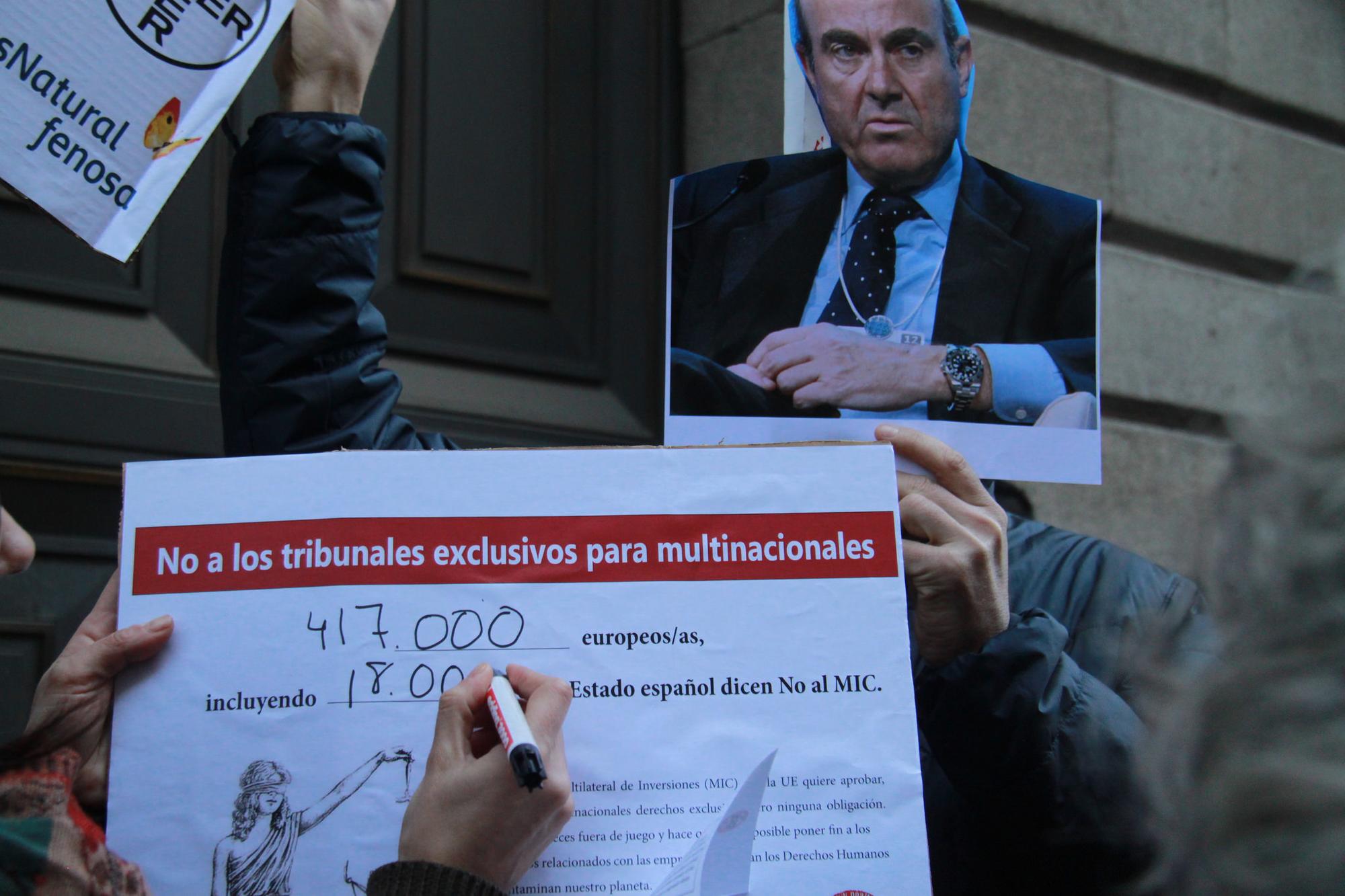 Firmas contra los tribunales multilaterales 