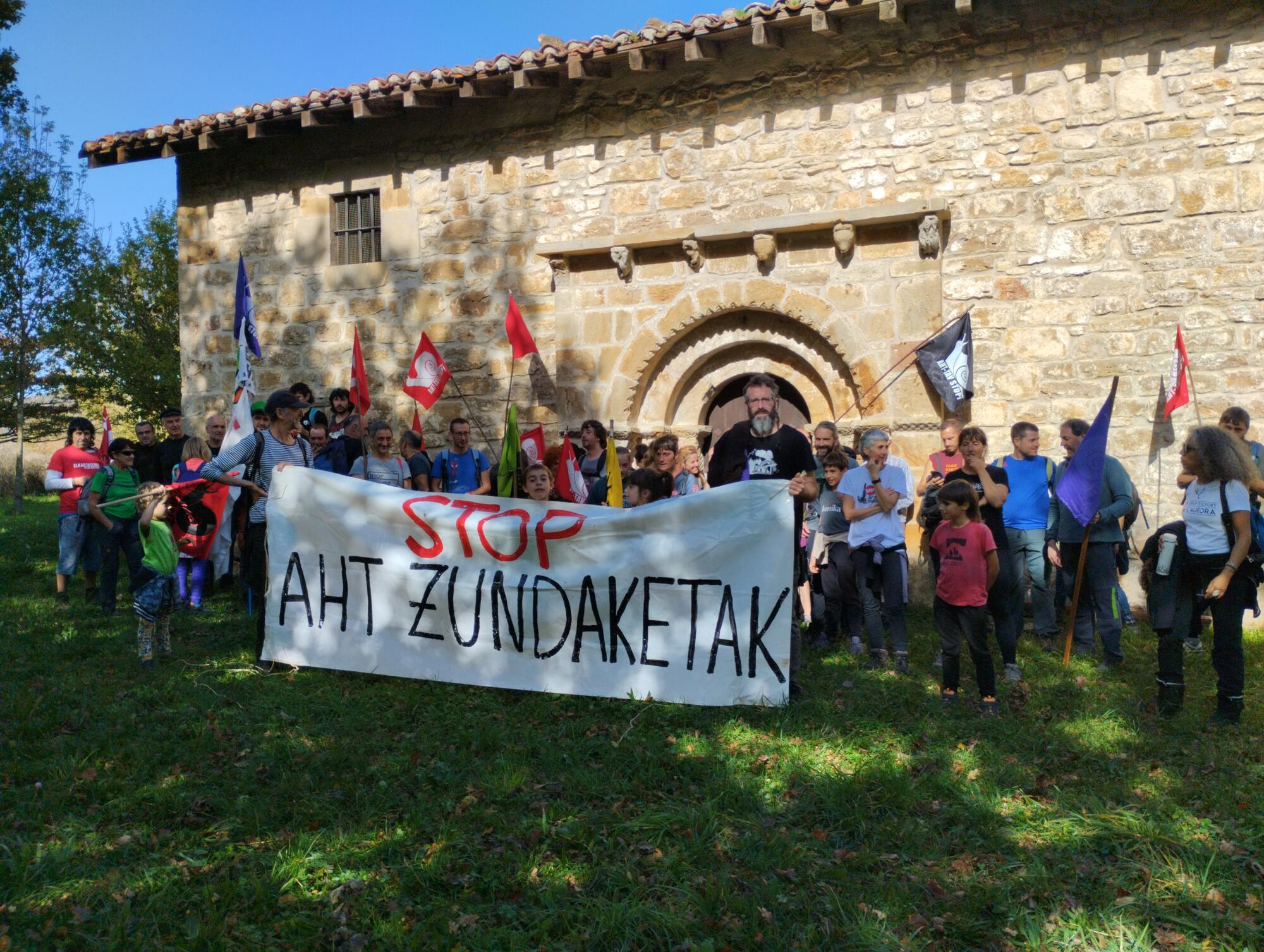 Ermita de Aitzaga de Iturmendi, que quedaría afectada por el paso del TAV