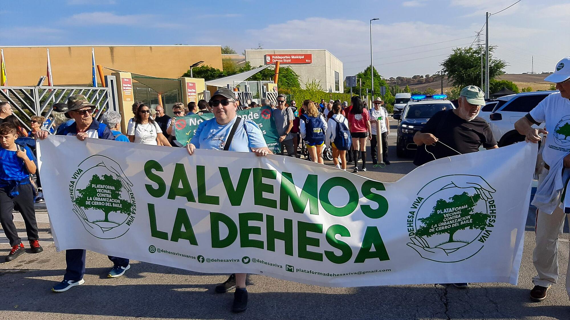 Manifestación contra la construcción en Cerro del Baile y los Carriles