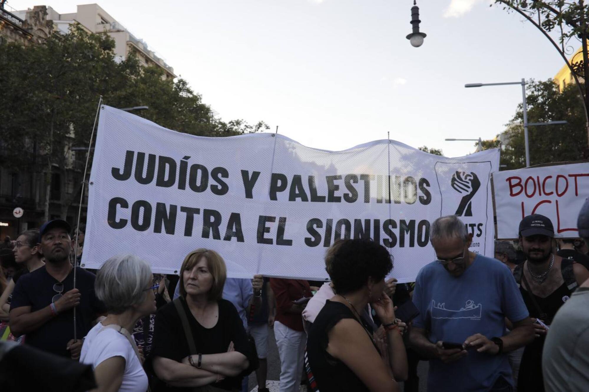 Pancarta en la manifestación de Barcelona 27s palestina