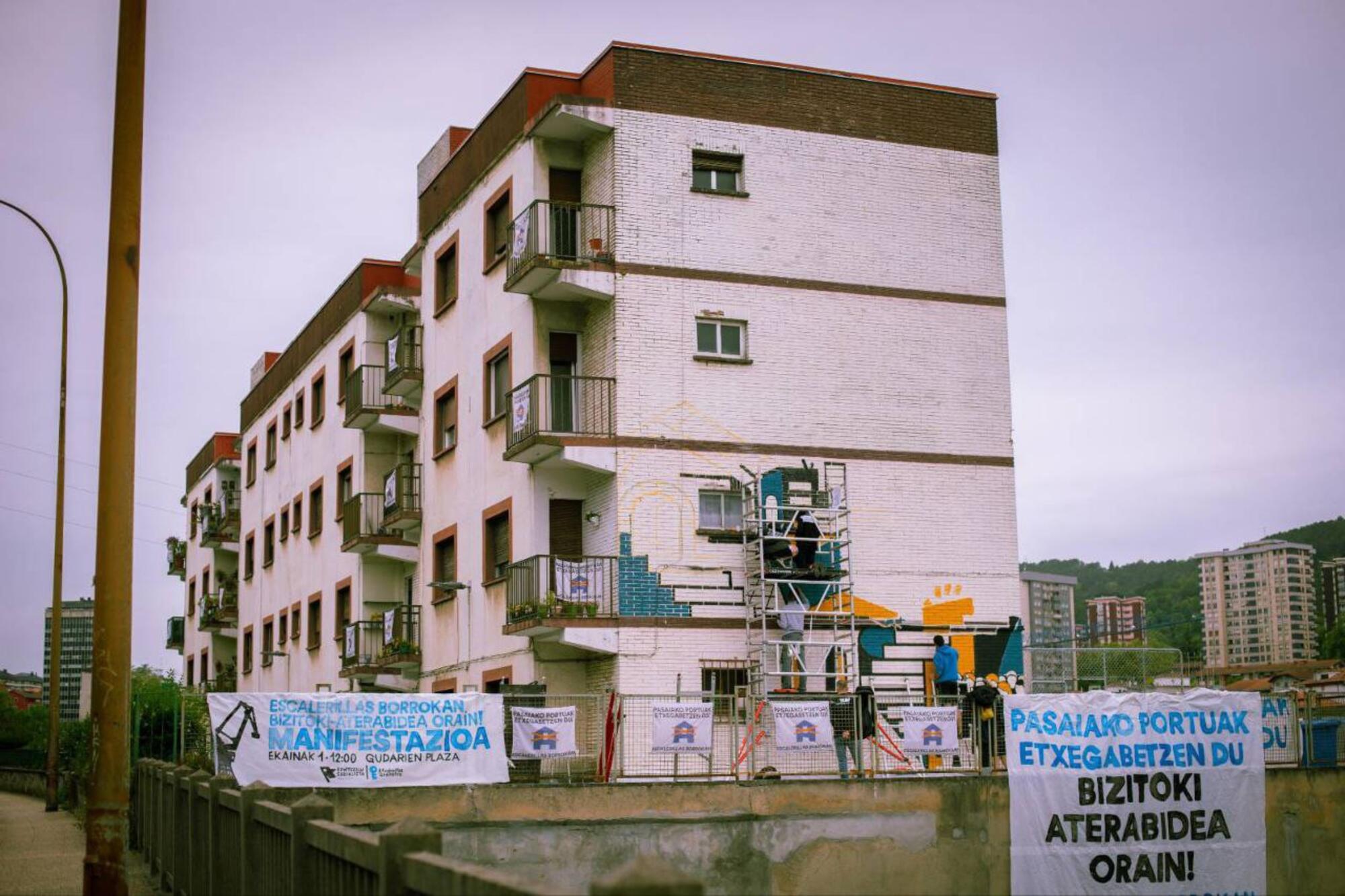 Protesta contra el desahucio en Escalerillas, Pasaia