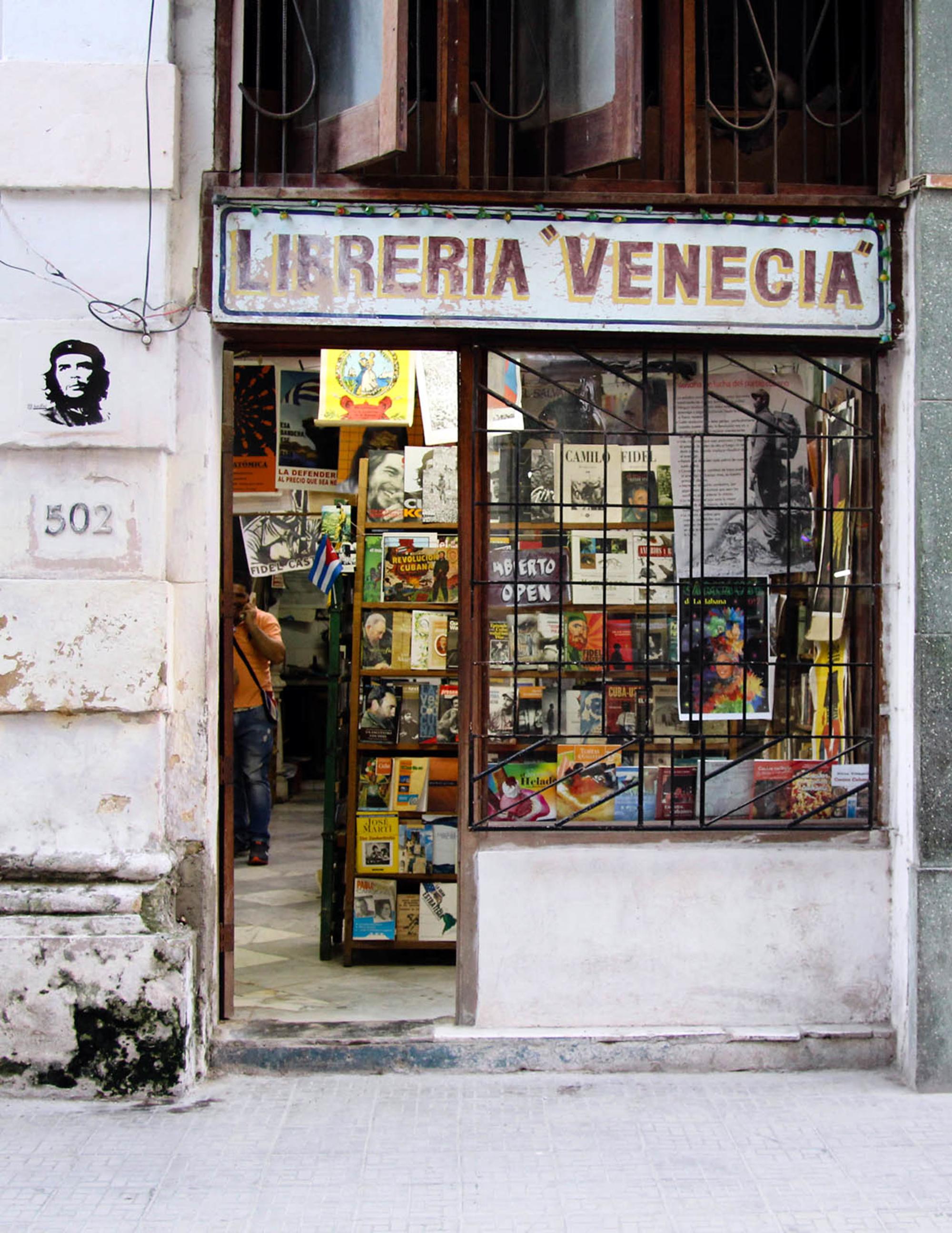 La librería Venecia, en La Habana