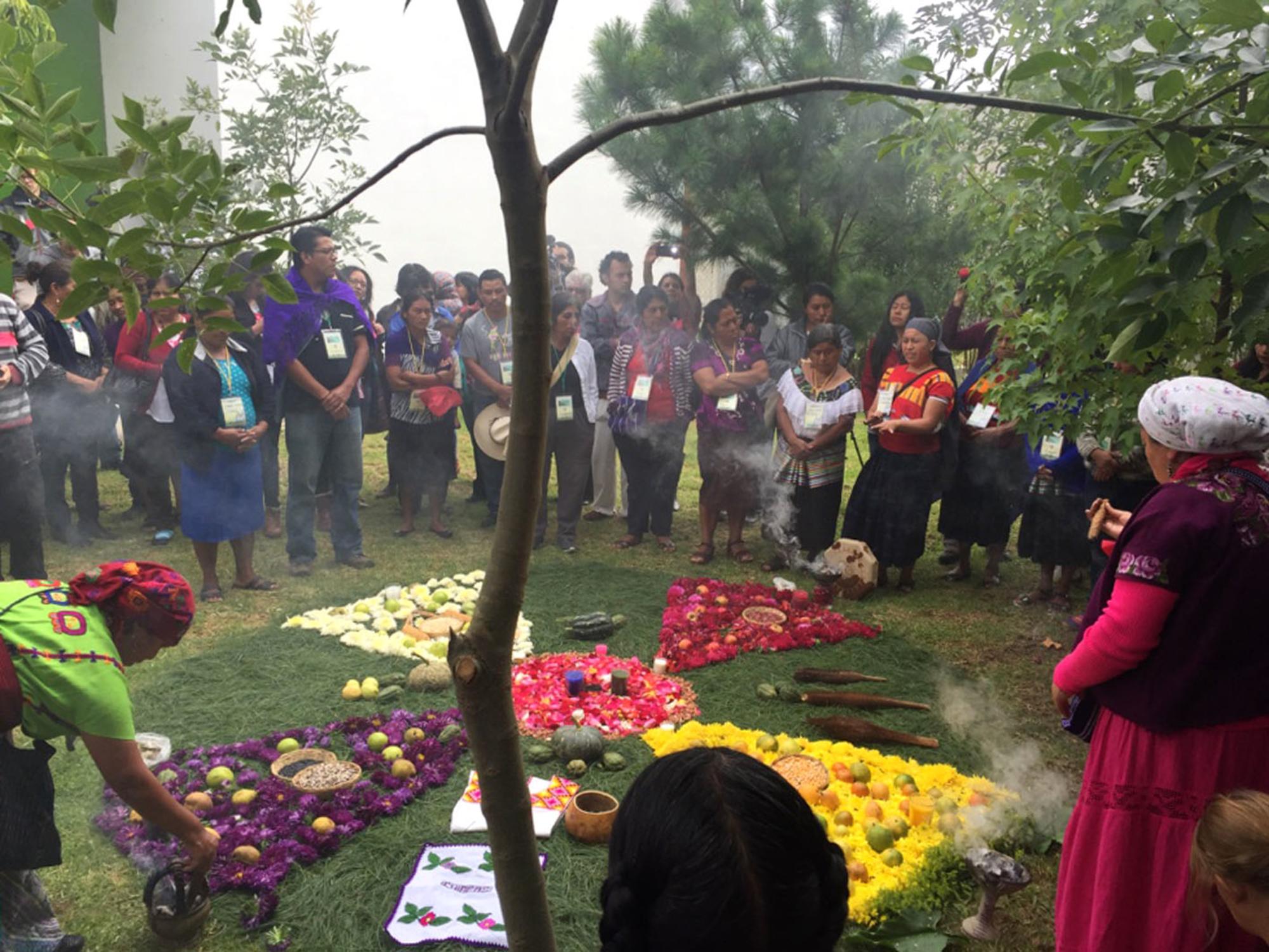 Ceremonia en la Universidad de Ciencias y Artes de Chiapas (UNICACH). México.