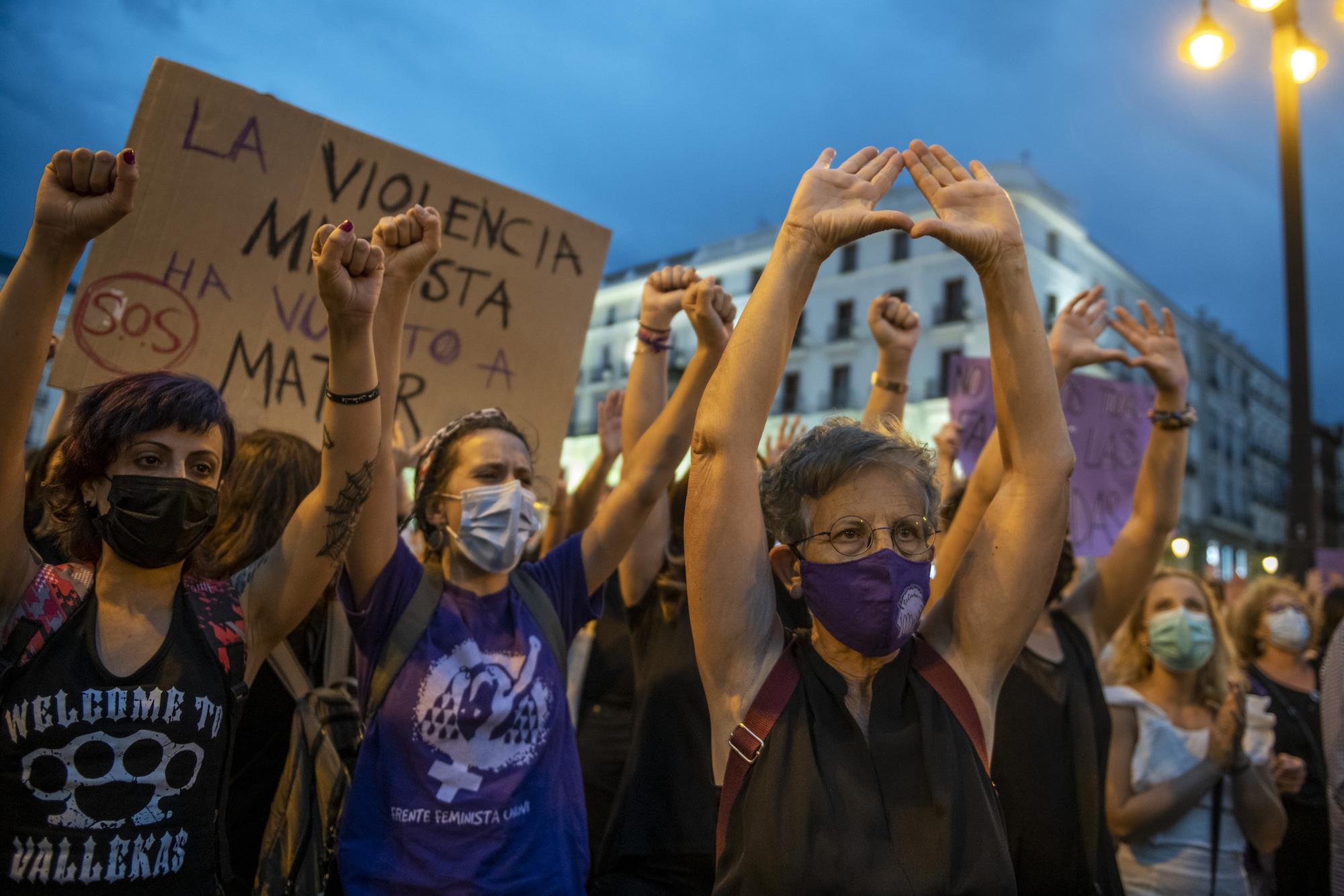 Concentración feminista en Madrid en protesta por los  asesinatos machistas - 1